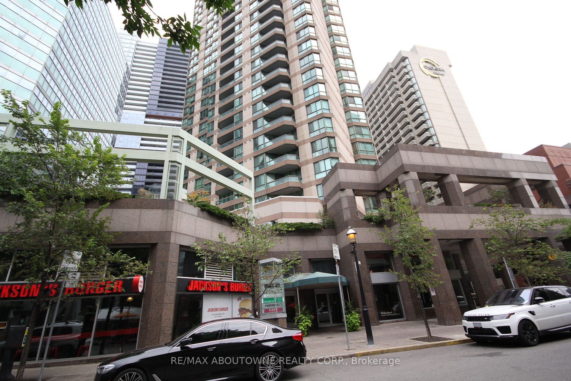 38 Elm St, #809
