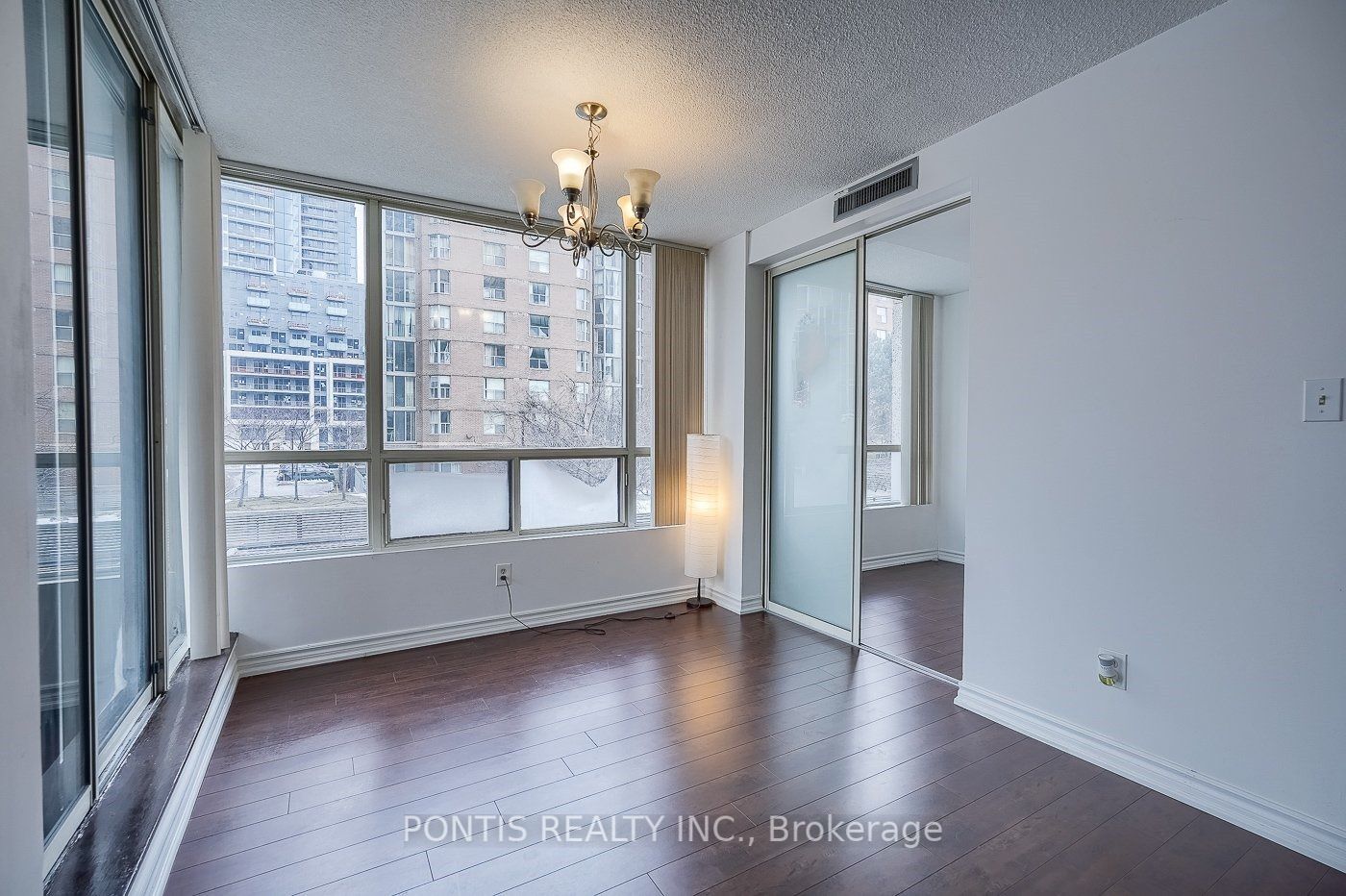 5785 Yonge St, #209