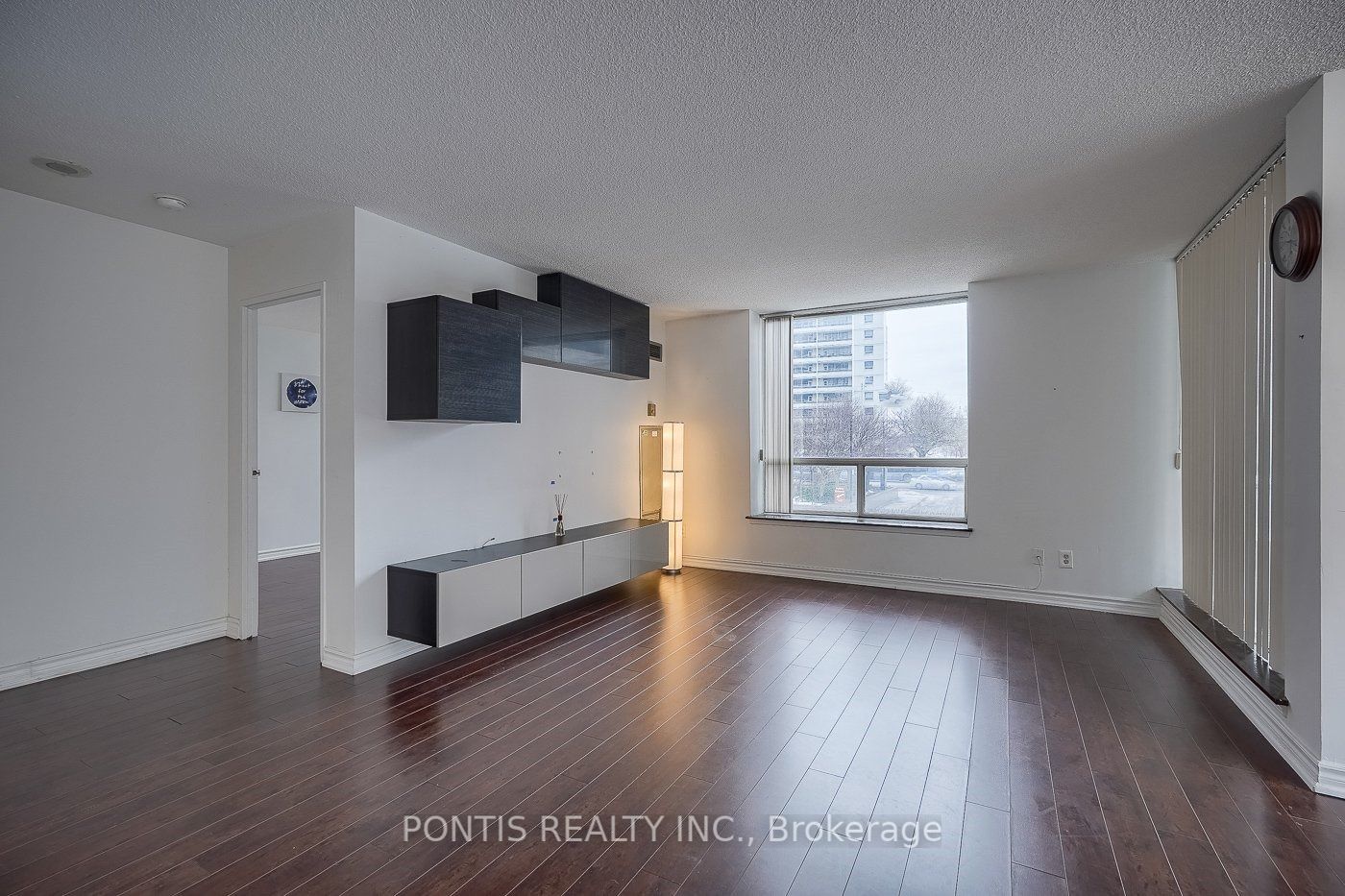 5785 Yonge St, #209