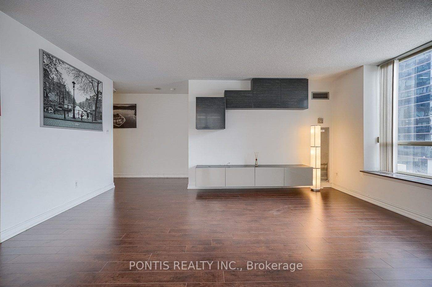 5785 Yonge St, #209