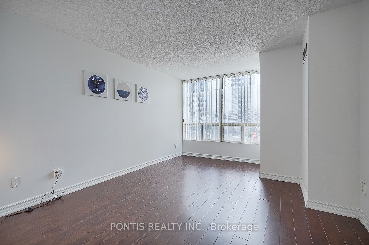 5785 Yonge St, #209