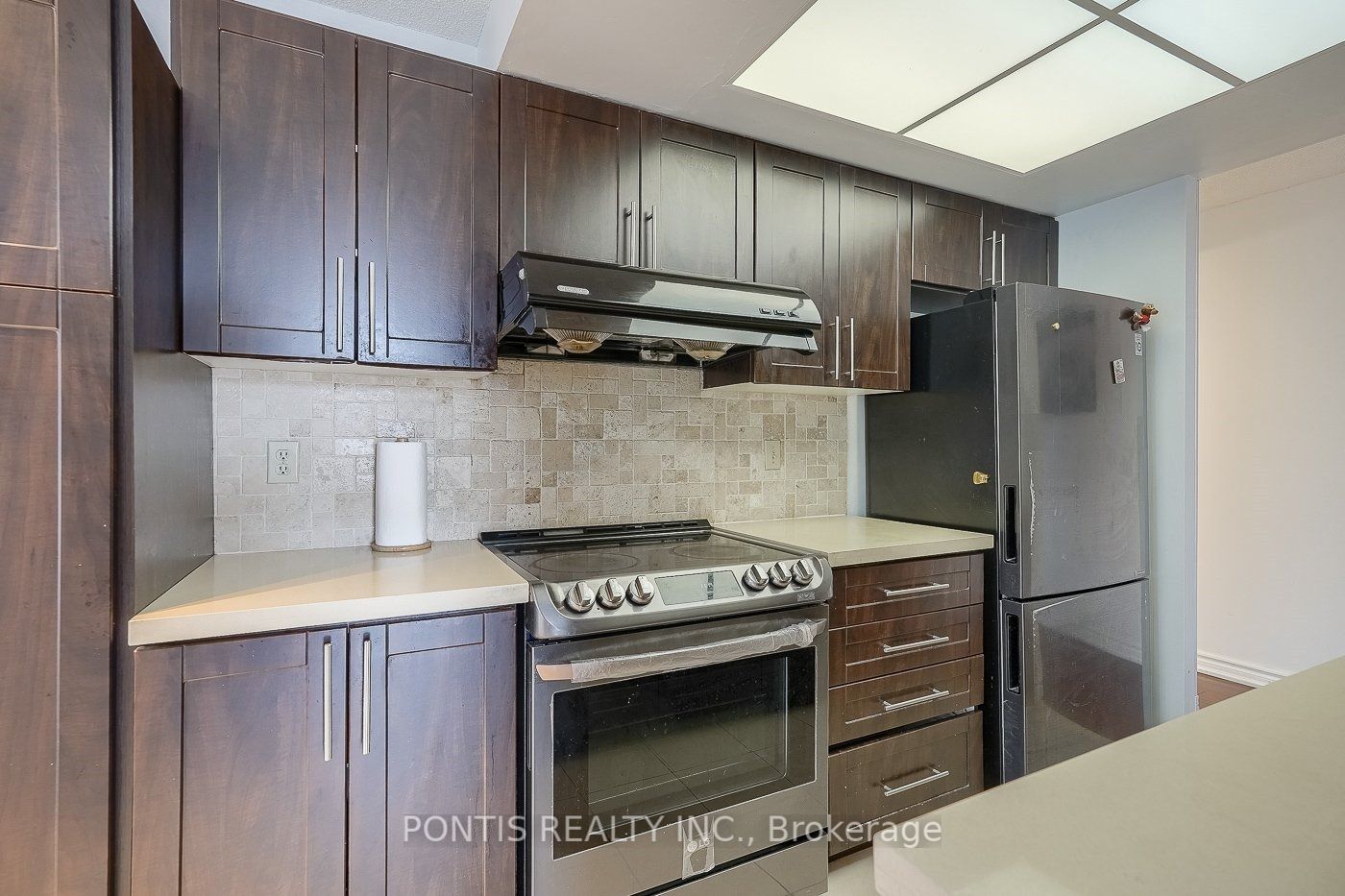 5785 Yonge St, #209