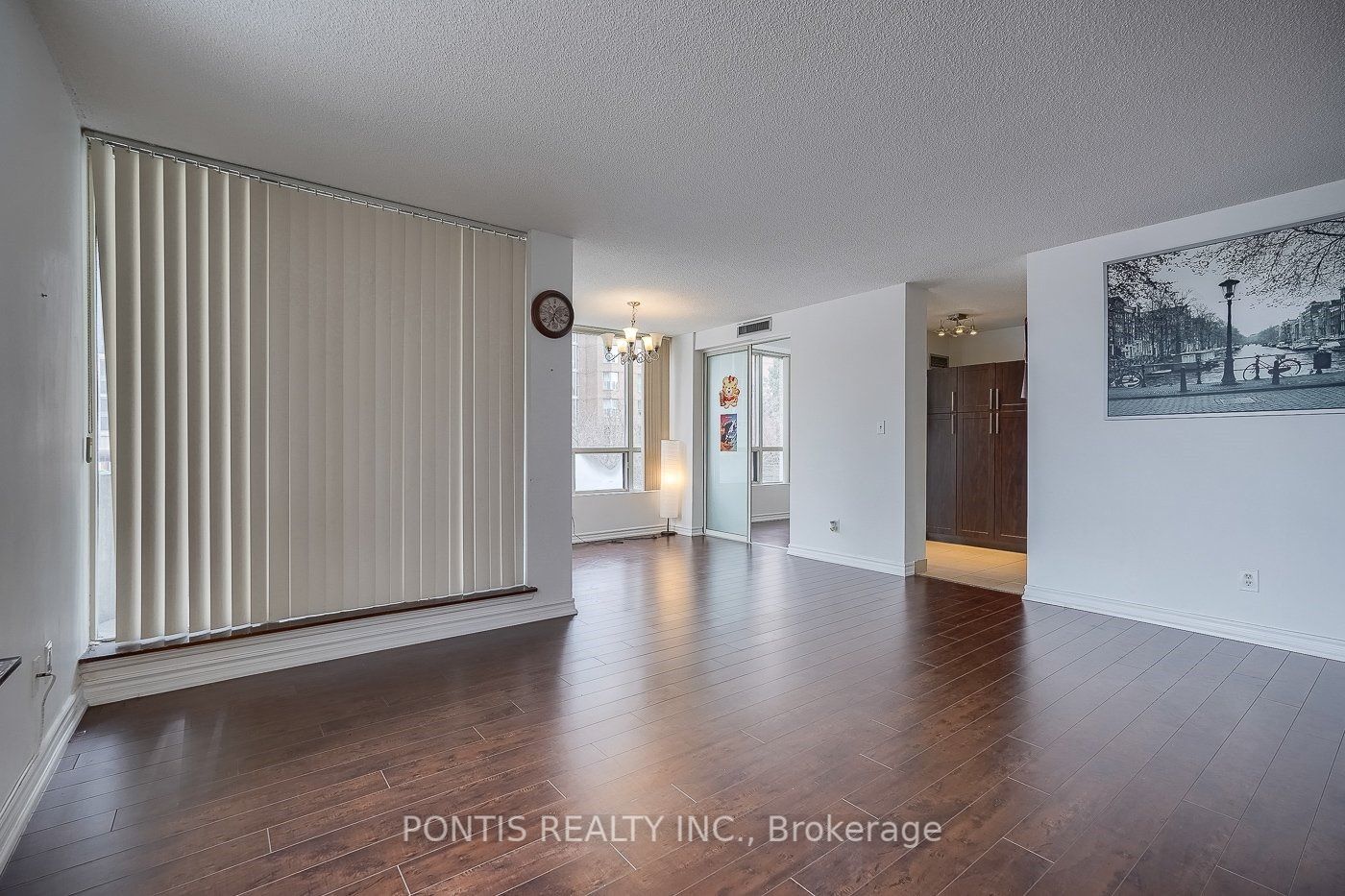 5785 Yonge St, #209