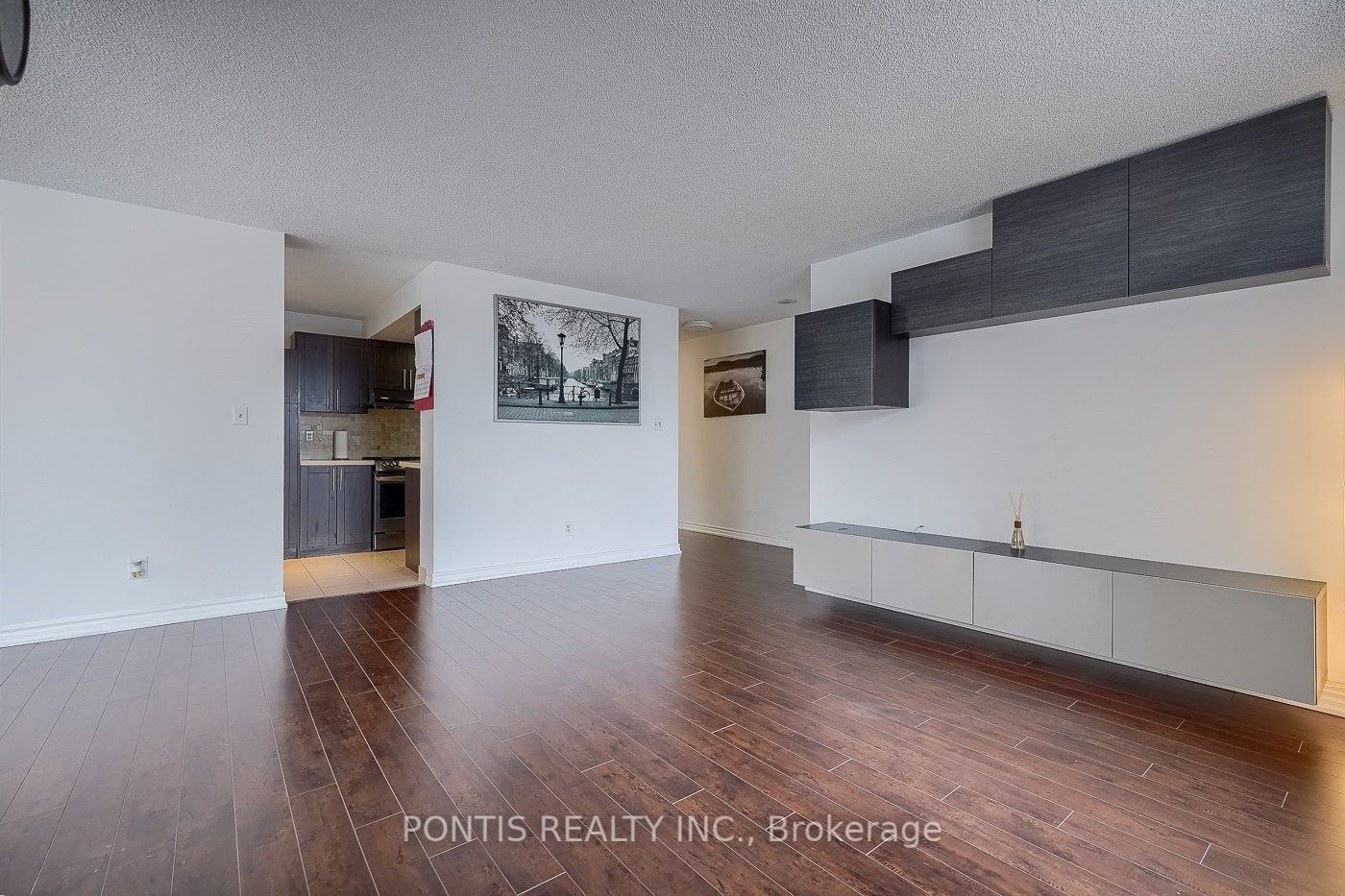 5785 Yonge St, #209