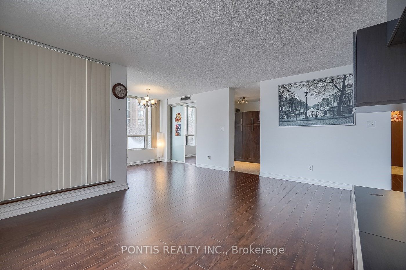 5785 Yonge St, #209