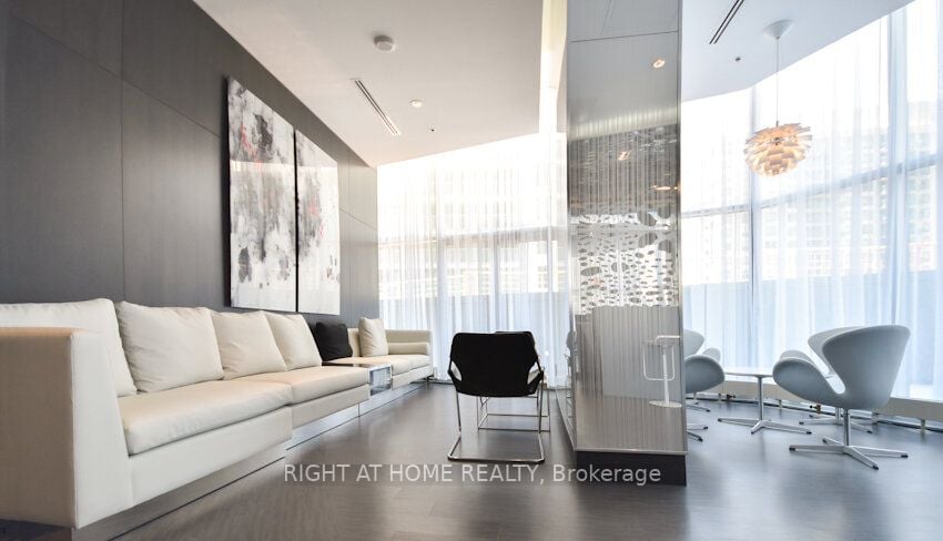 12 York St, #3002