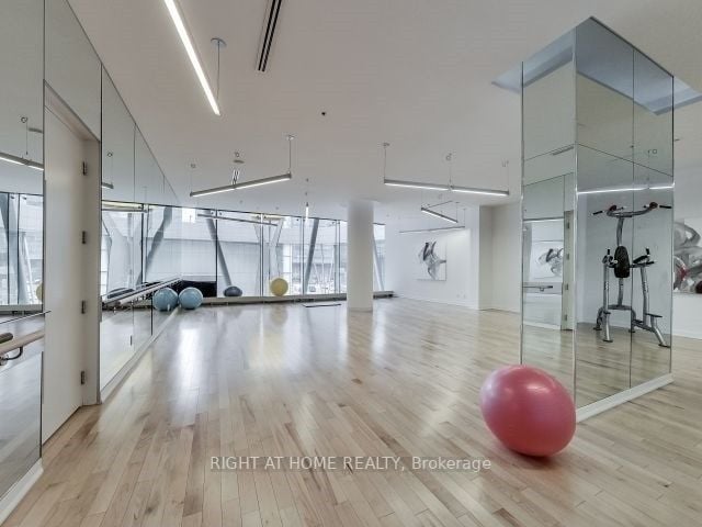 12 York St, #3002