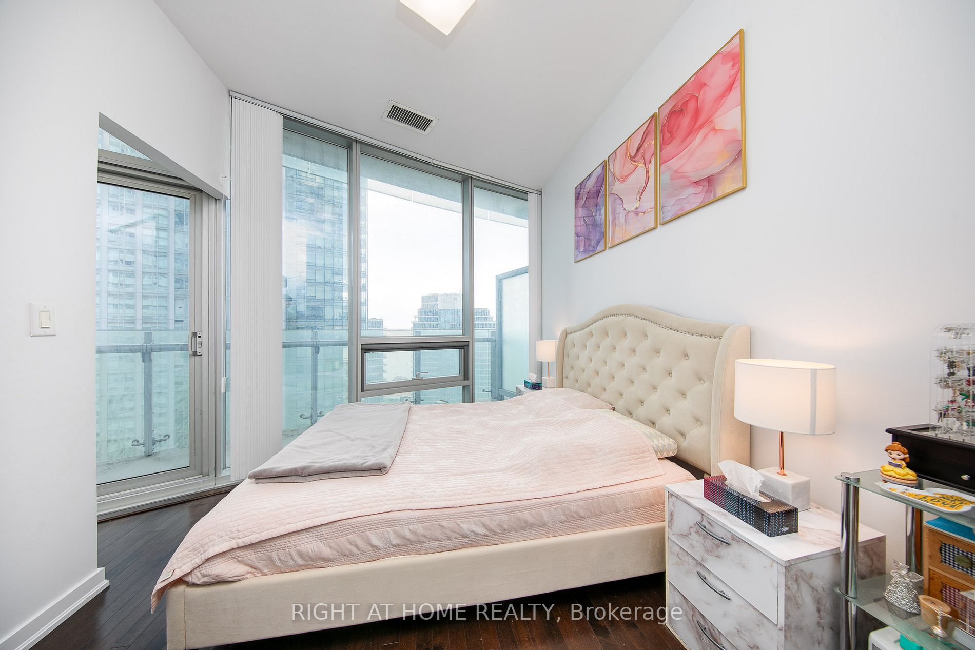 12 York St, #3002