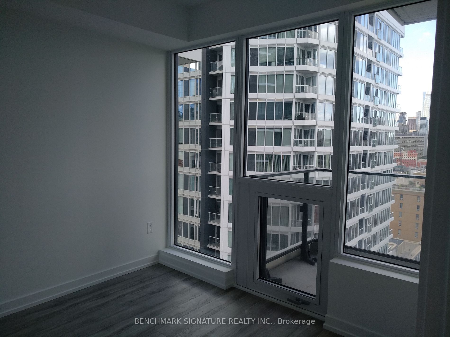 77 Shuter St, #3012