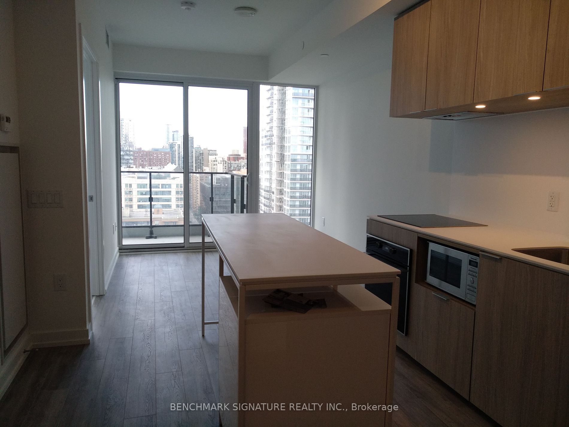 77 Shuter St, #3012