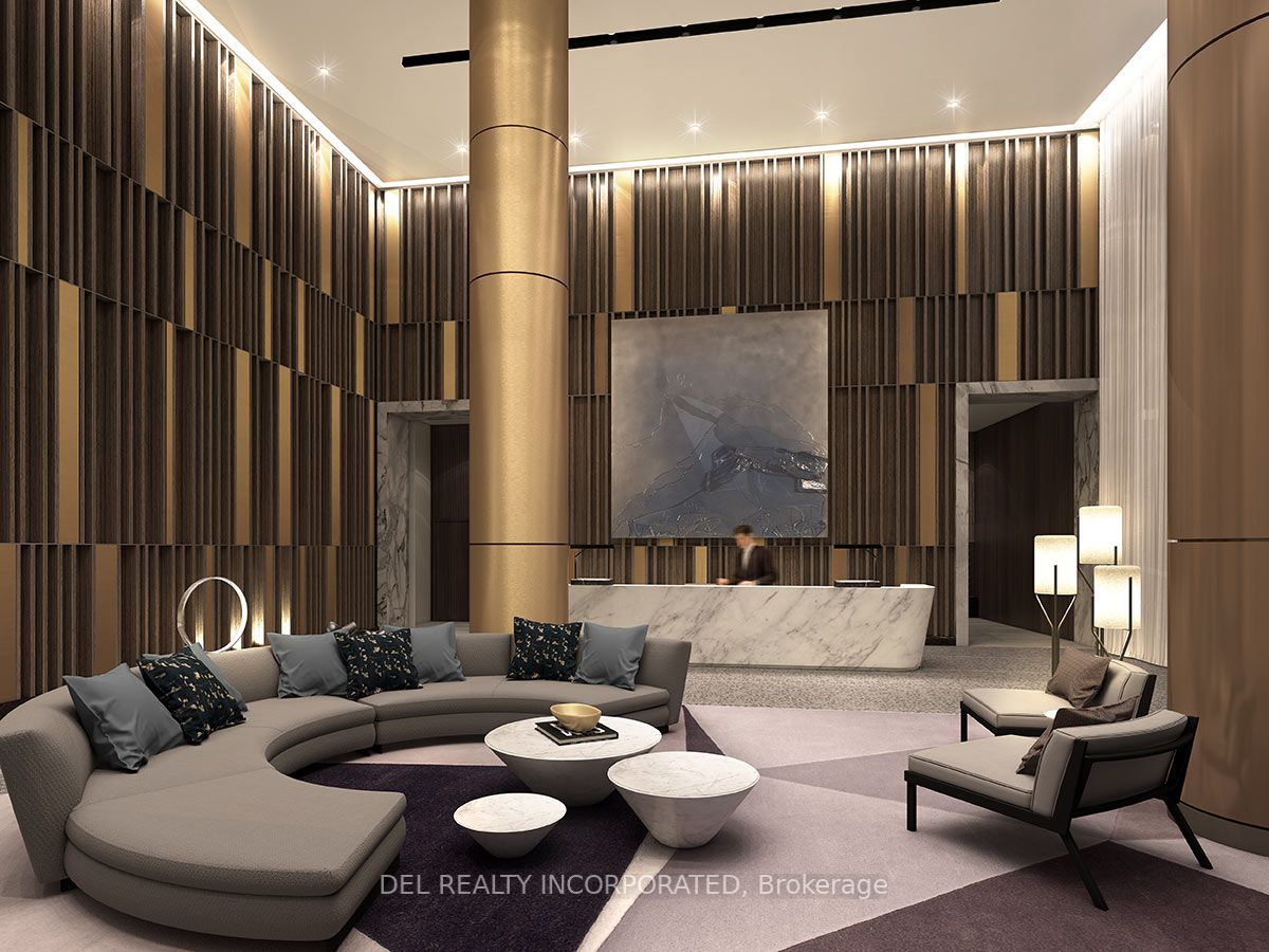 585 Bloor St E, #225