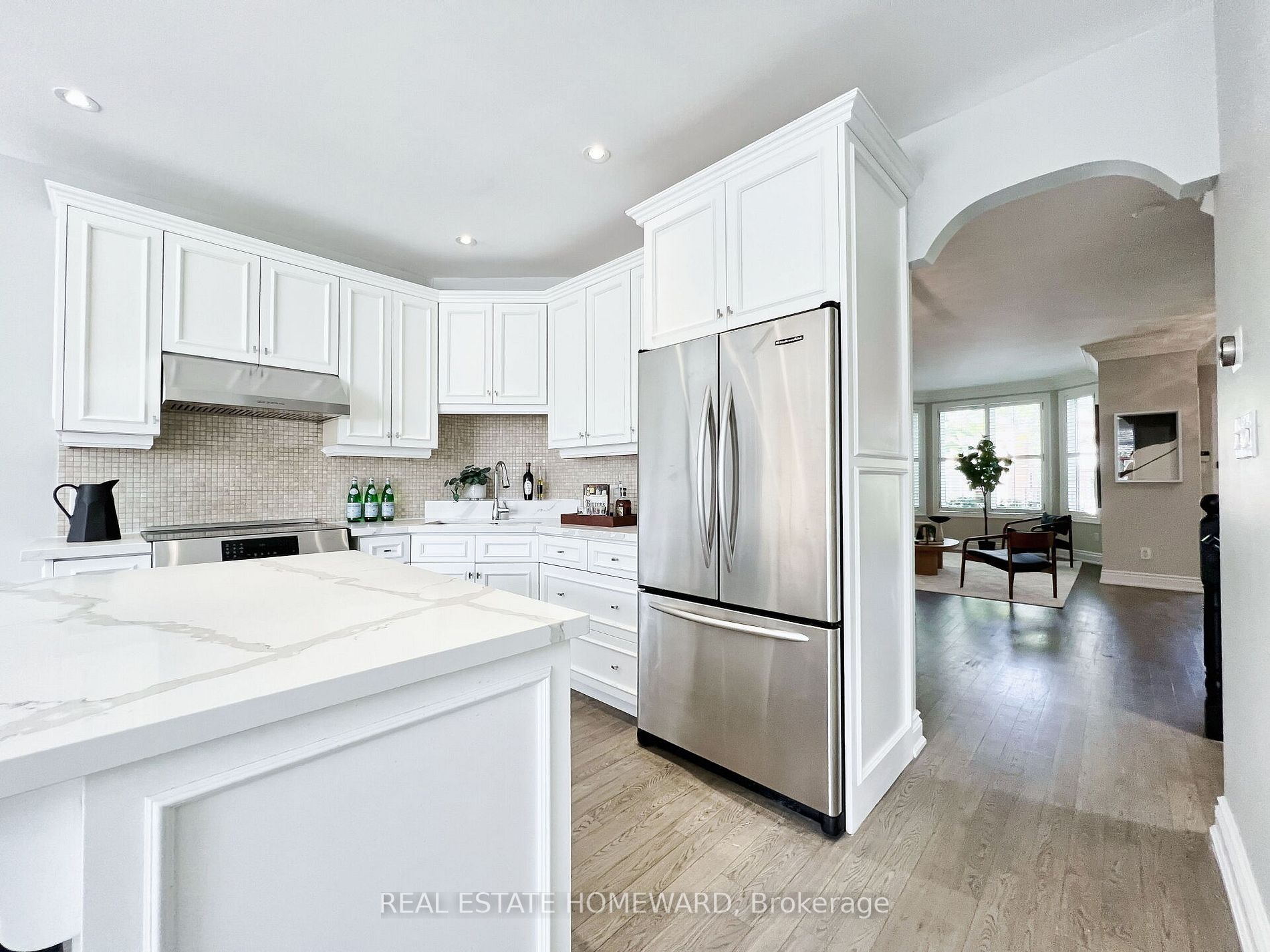 307 Deloraine Ave