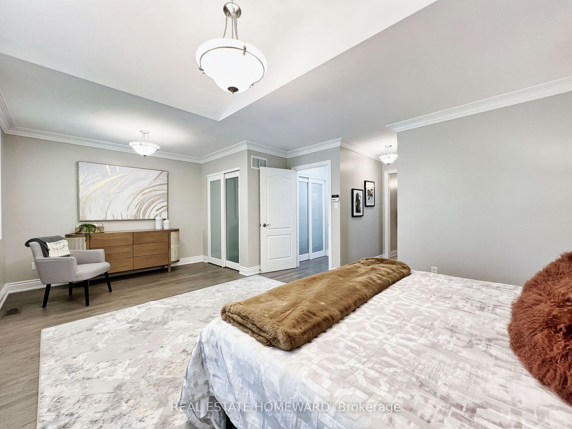 307 Deloraine Ave