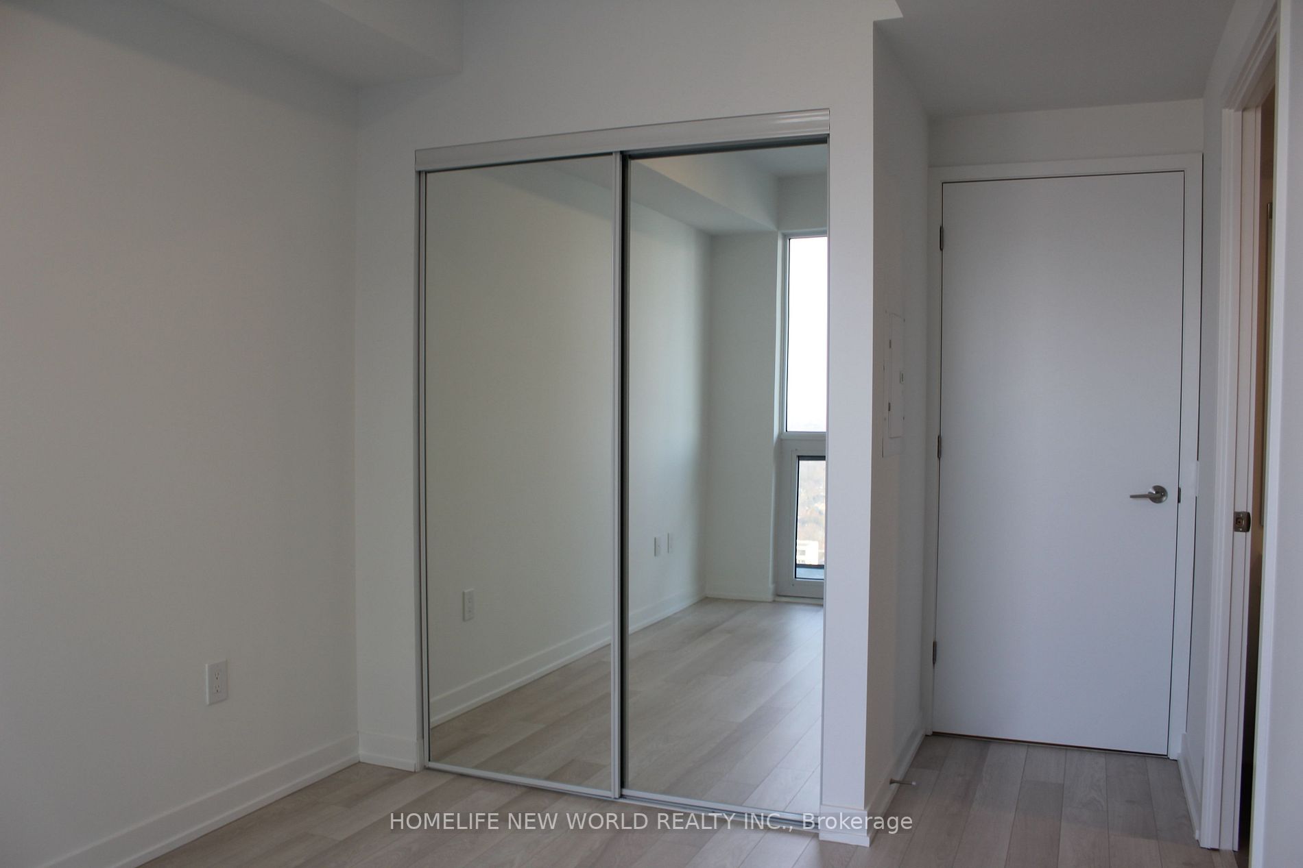 39 Roehampton Ave, #2708