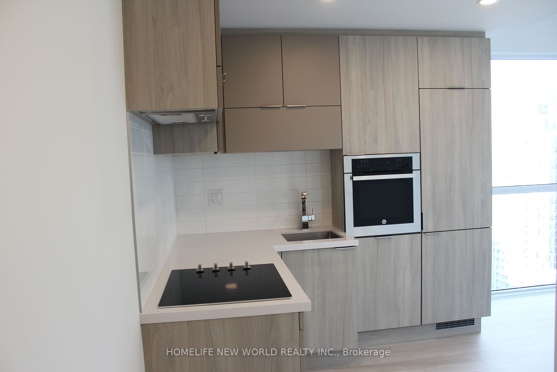 39 Roehampton Ave, #2708