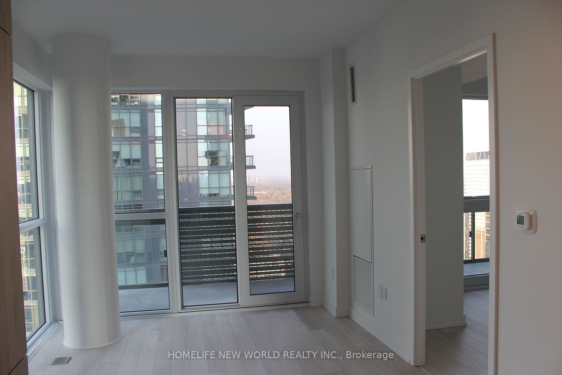 39 Roehampton Ave, #2708
