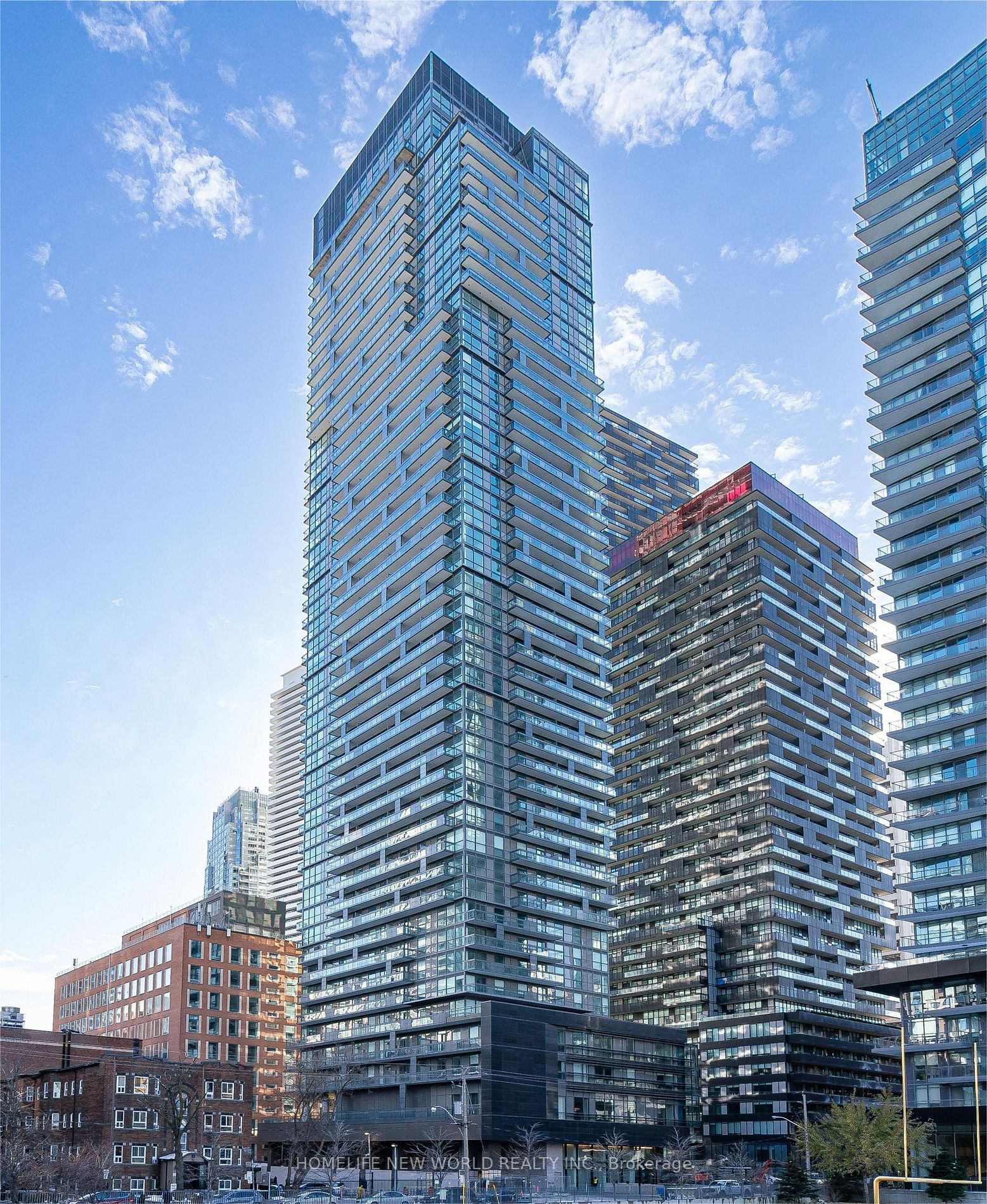39 Roehampton Ave, #2708