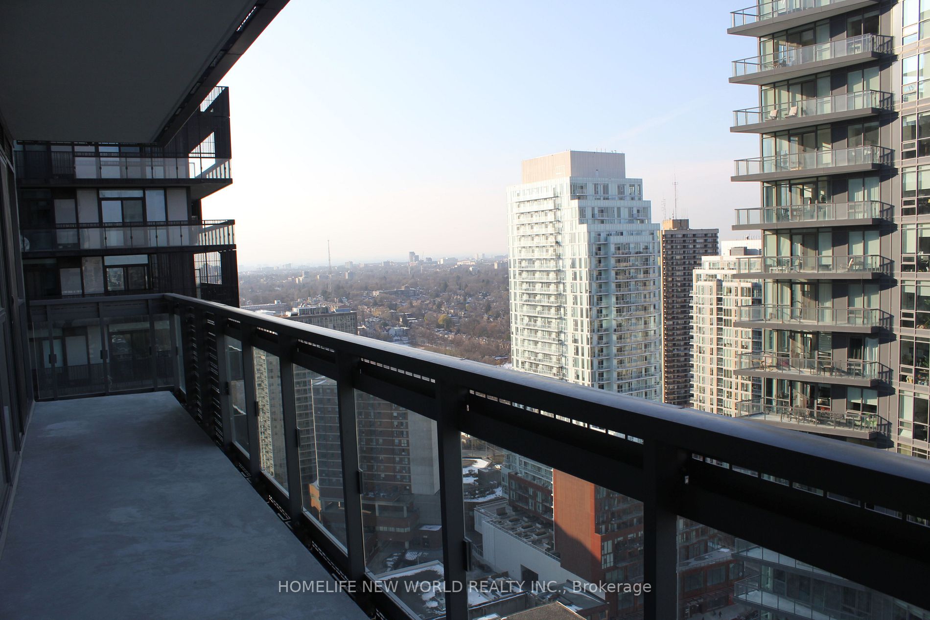 39 Roehampton Ave, #2708