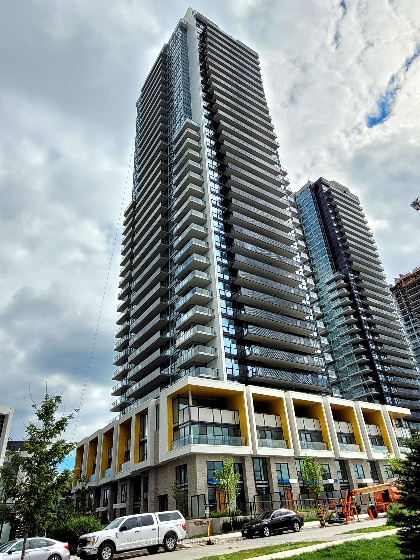 95 Mcmahon Dr, #708