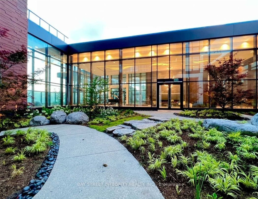 95 Mcmahon Dr, #708