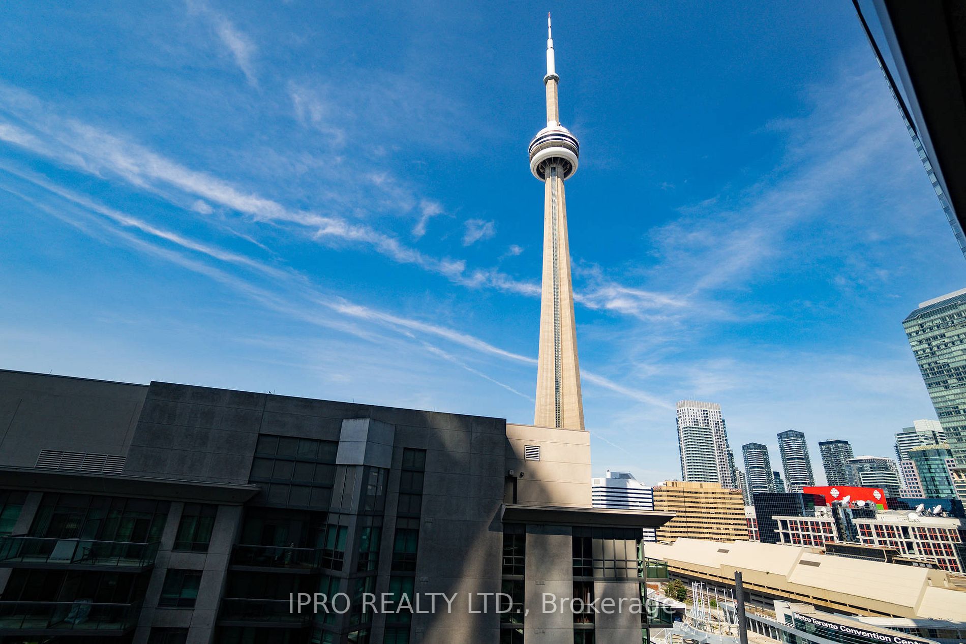 30 Grand Trunk Cres, #2015
