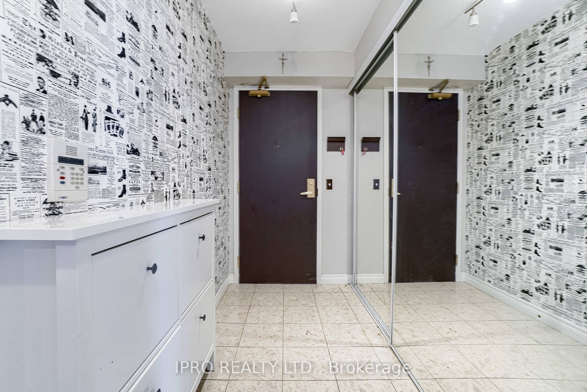 30 Grand Trunk Cres, #2015