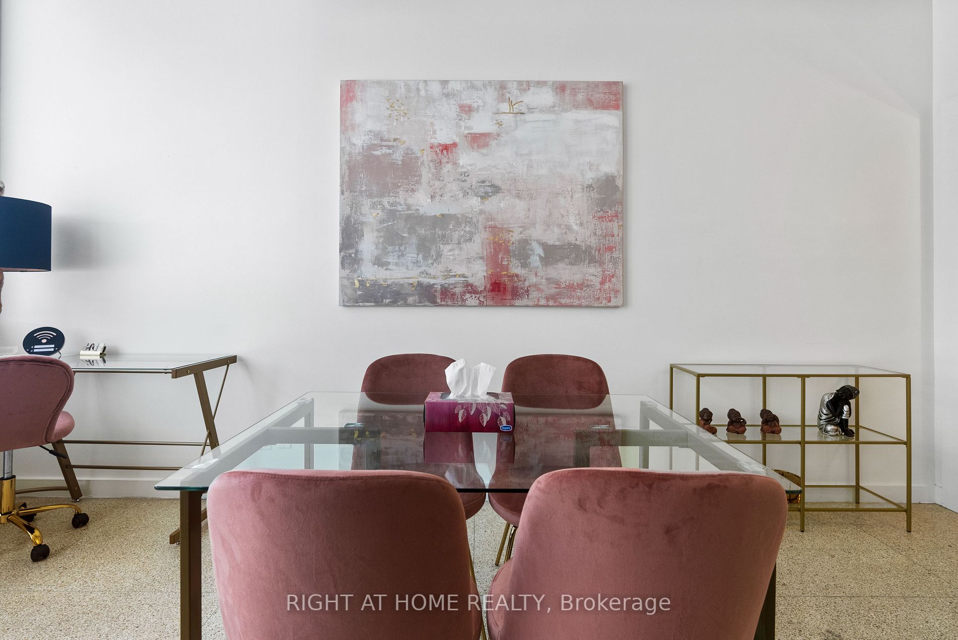 365 Dundas St E, #102