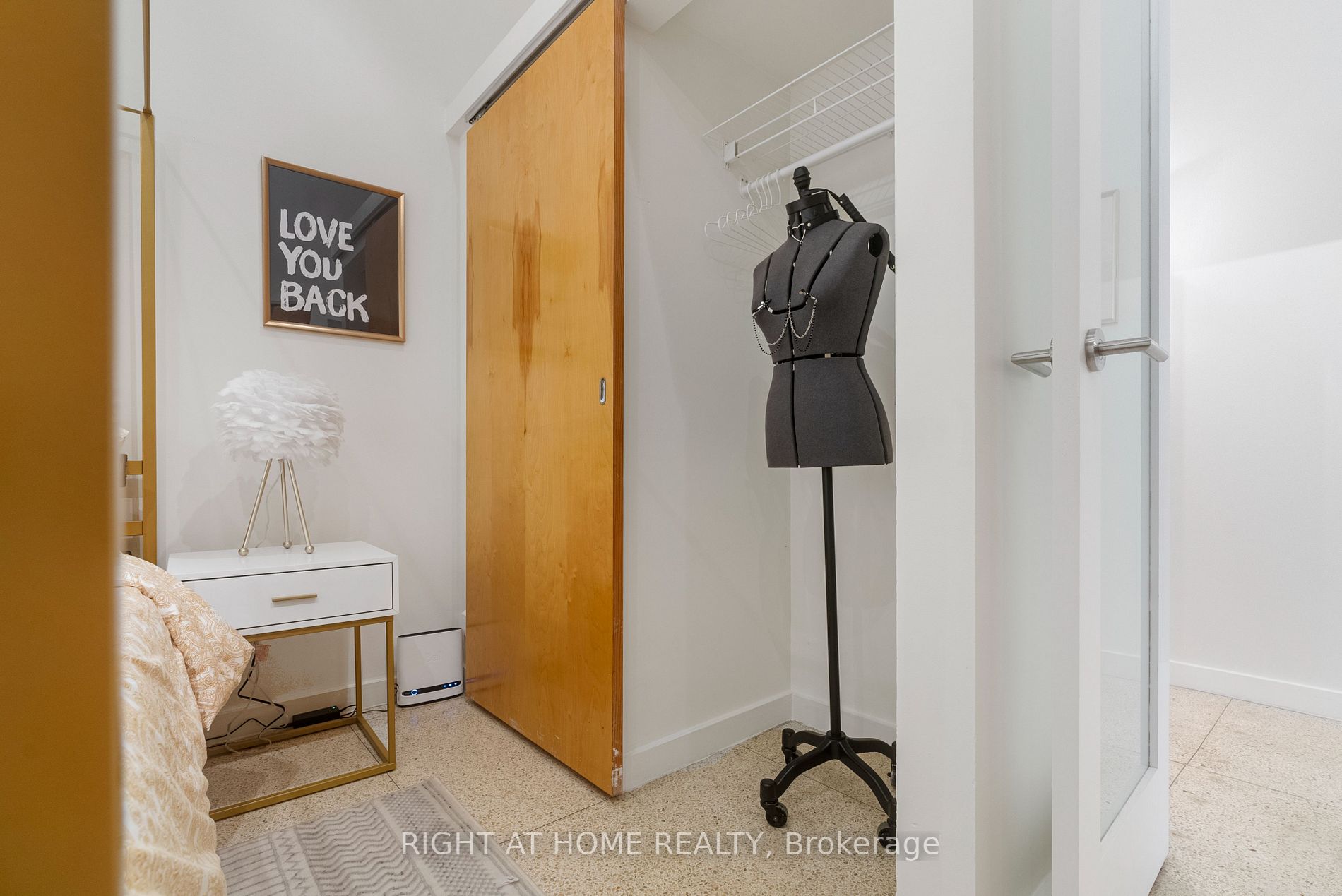 365 Dundas St E, #102