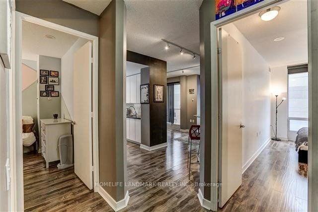 85 Bloor St E, #502