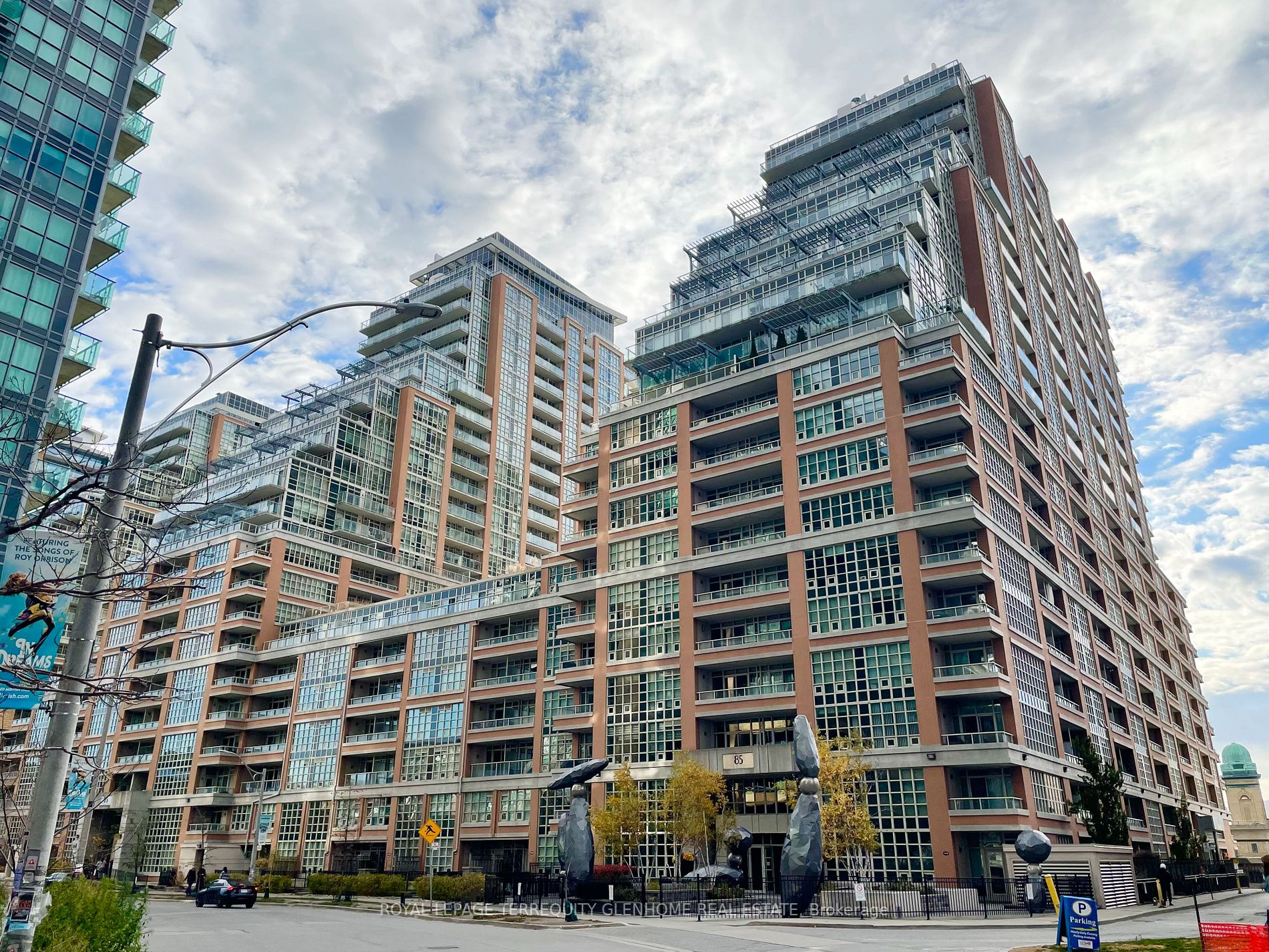 85 East Liberty St, #608