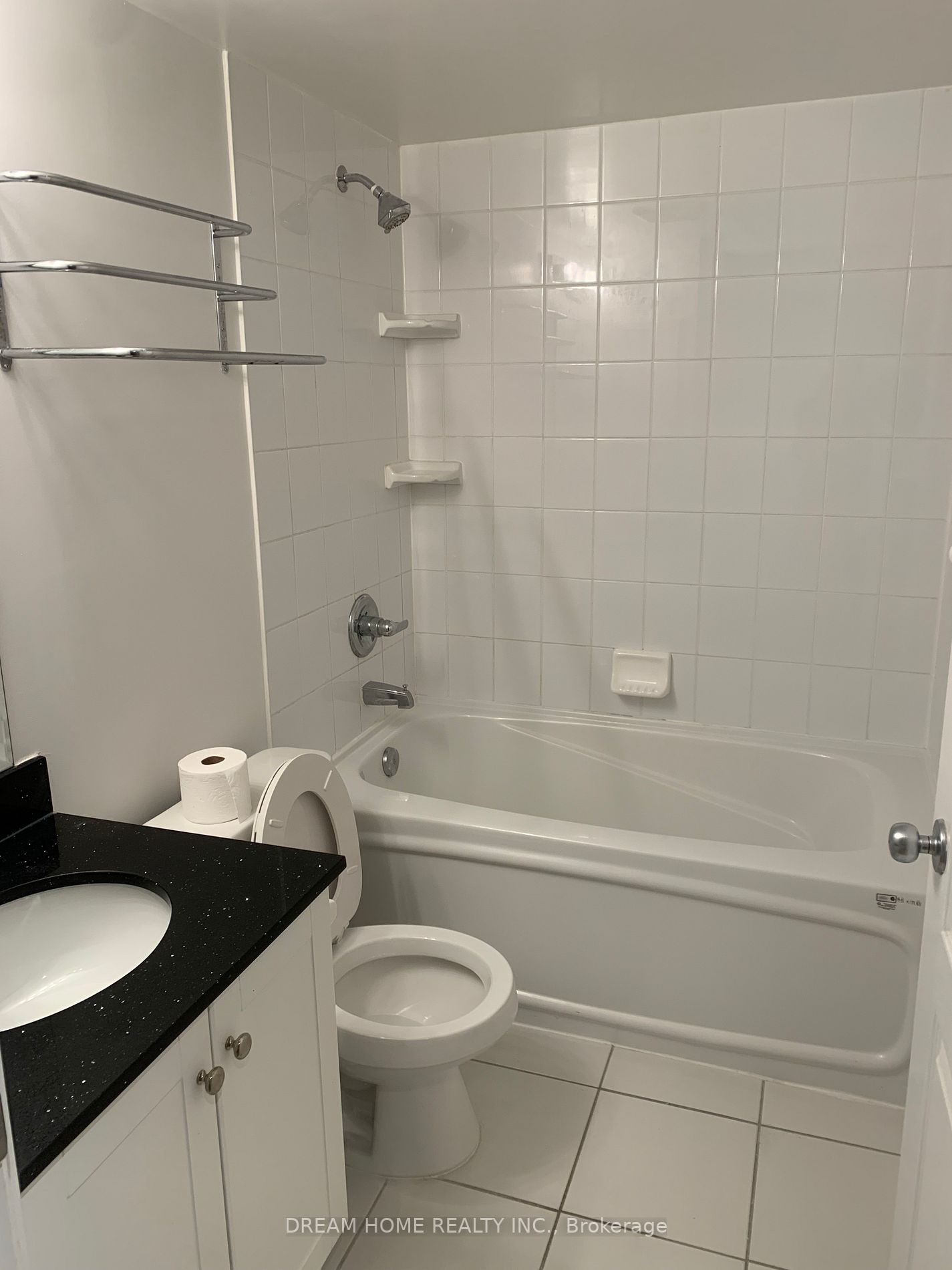 8 Rean Dr, #513