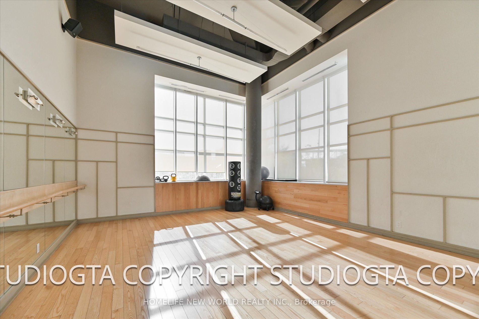 5 Hanna Ave, #515
