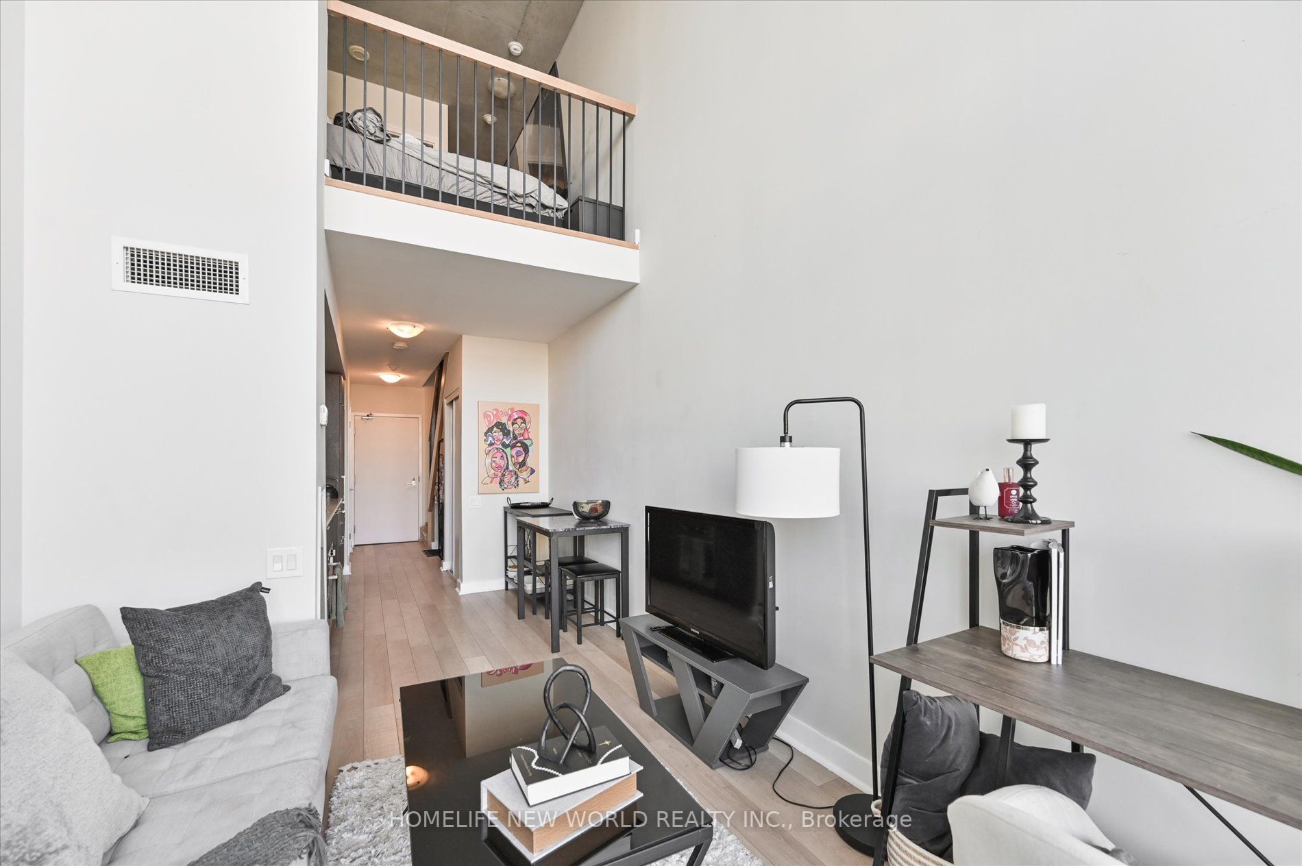 5 Hanna Ave, #515