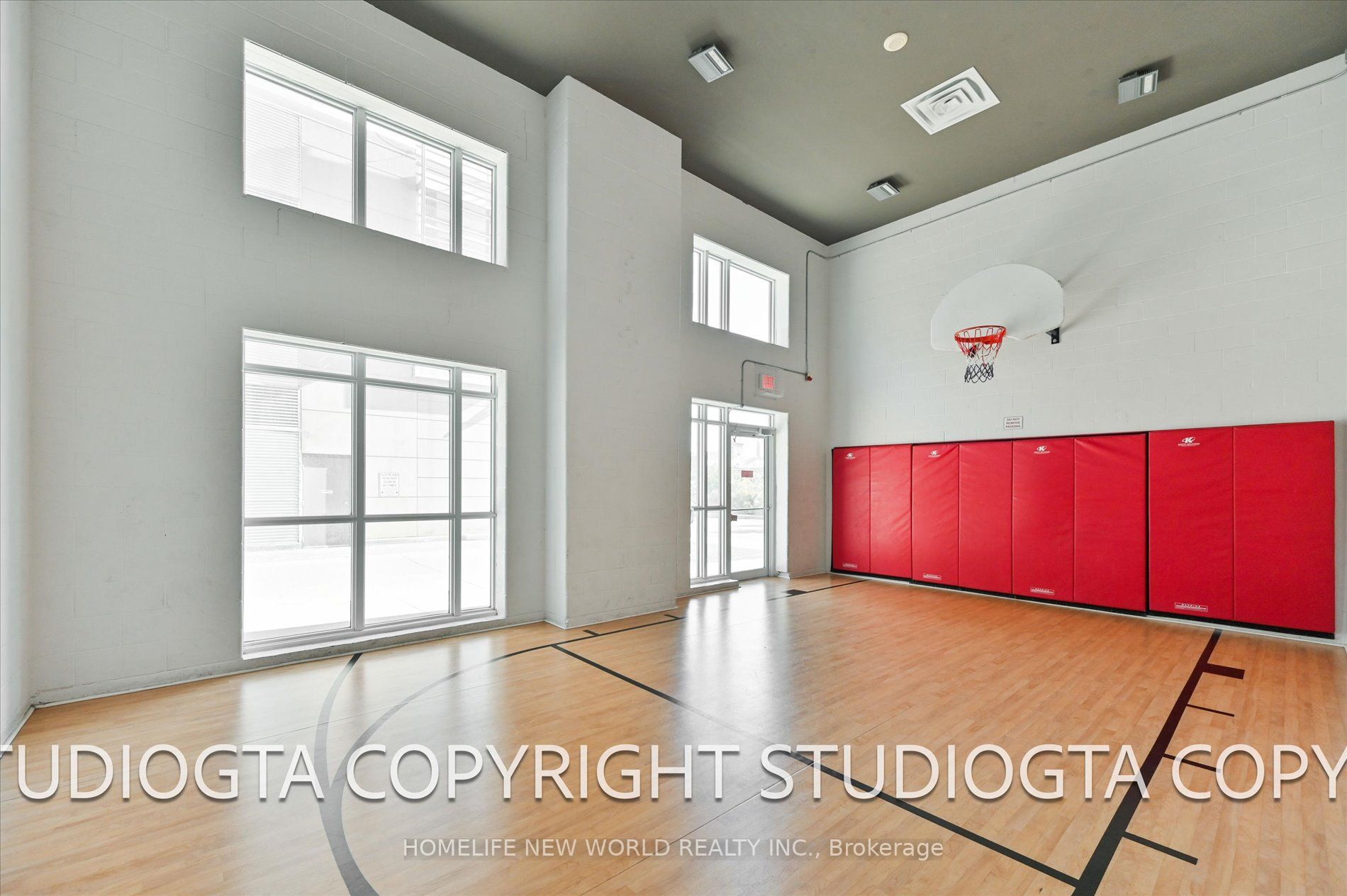 5 Hanna Ave, #515