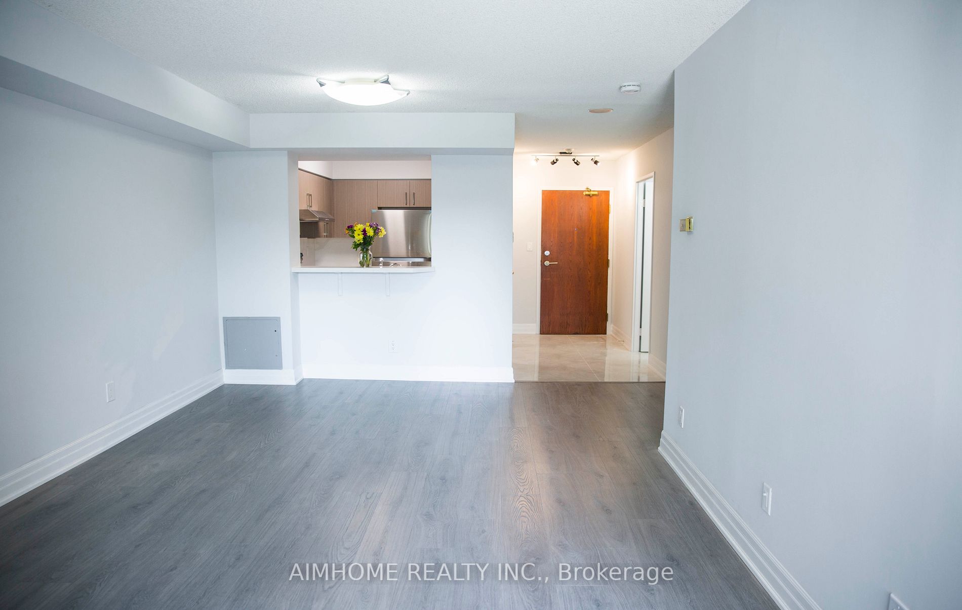 35 Empress Ave, #206