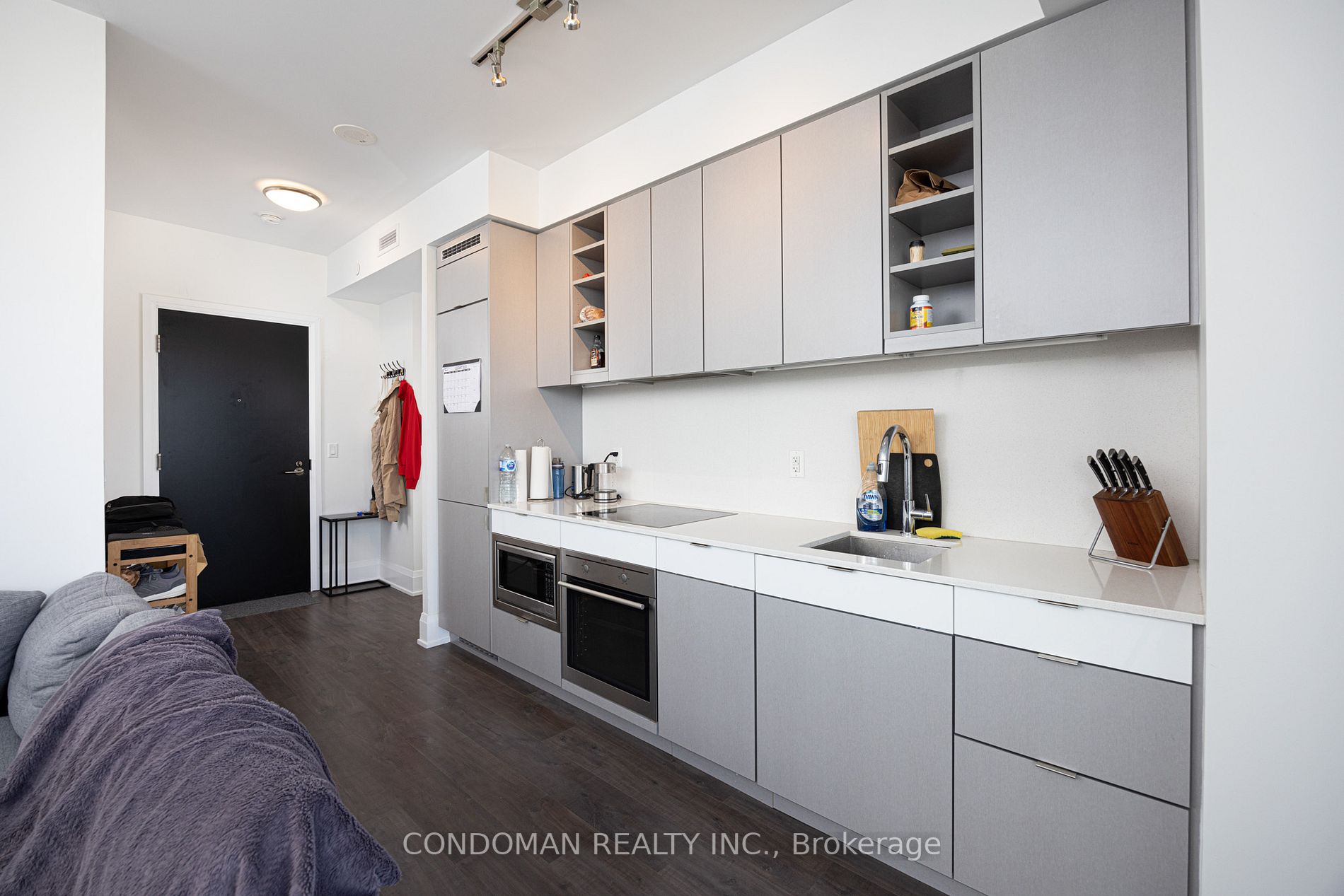 101 Erskine Ave, #2701