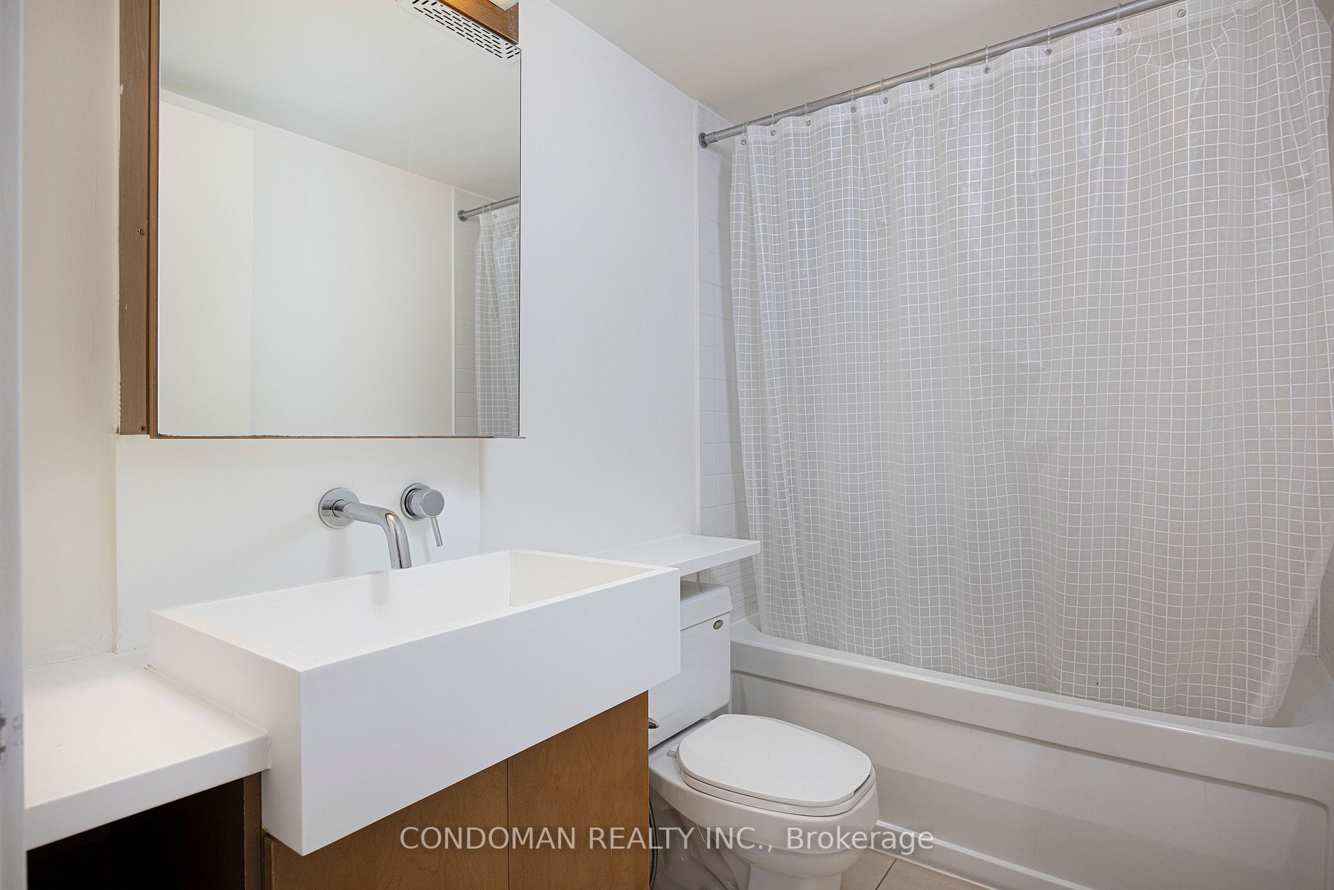 15 Brunel Crt, #706