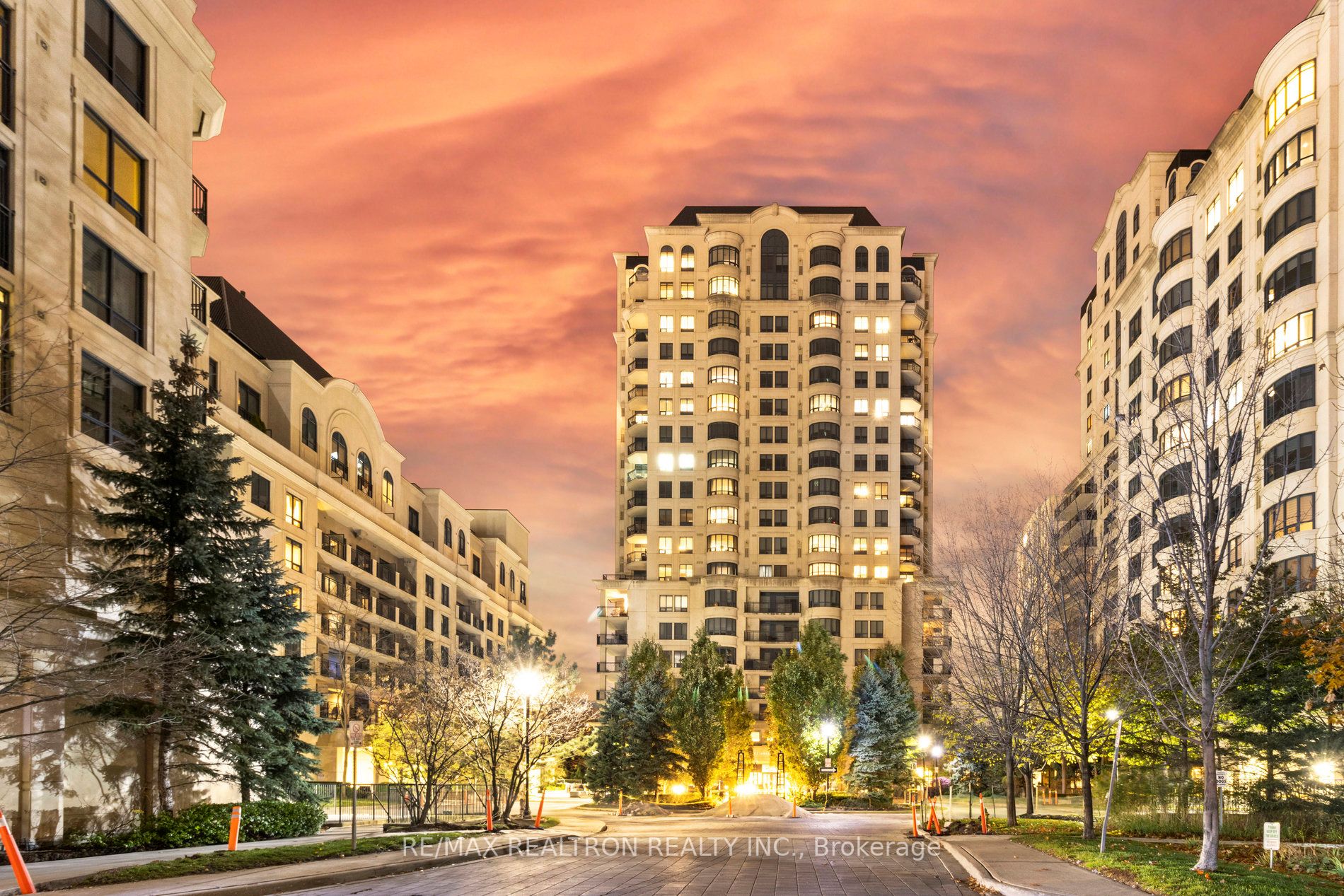 662 Sheppard Ave E, #609C