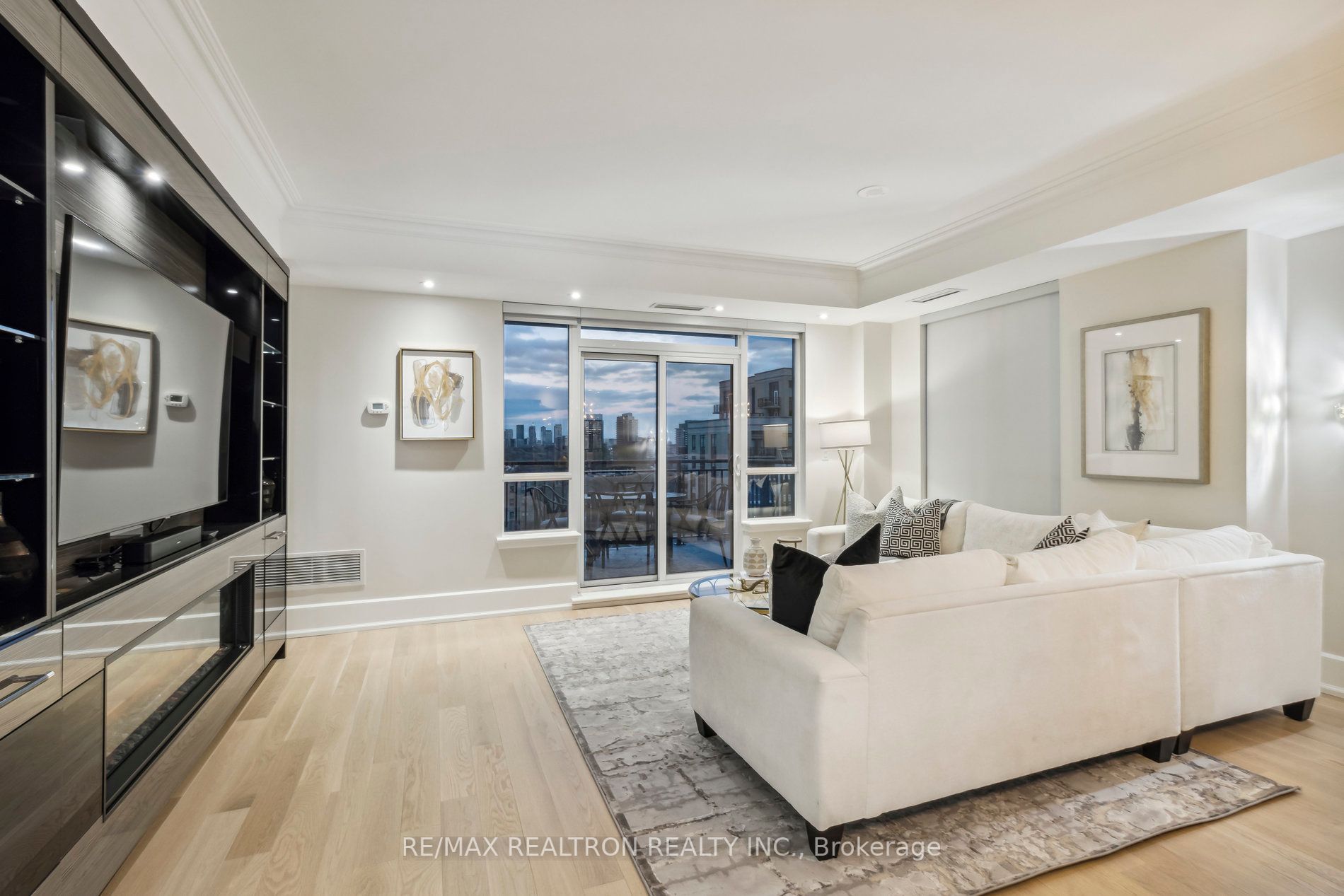 662 Sheppard Ave E, #609C