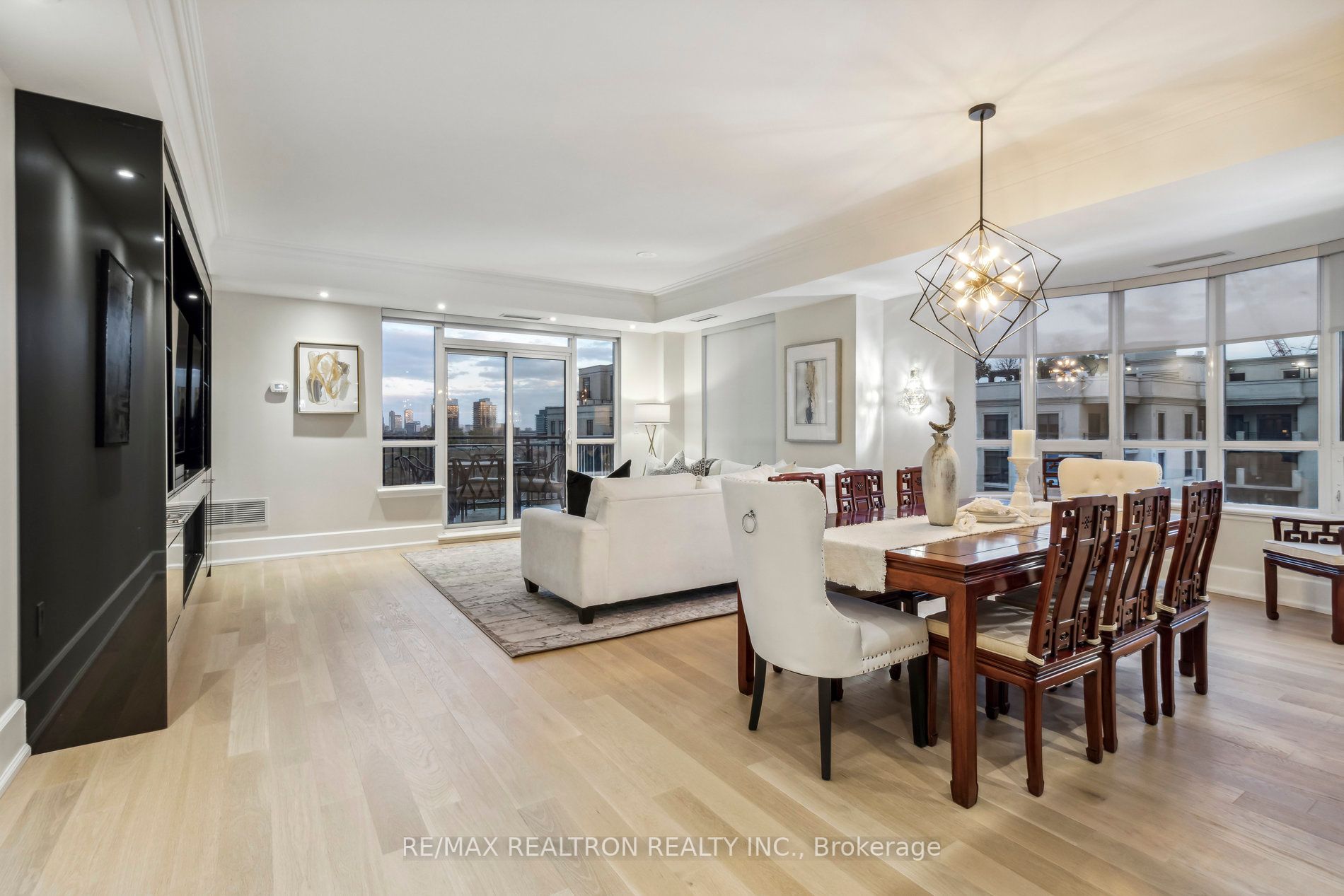 662 Sheppard Ave E, #609C