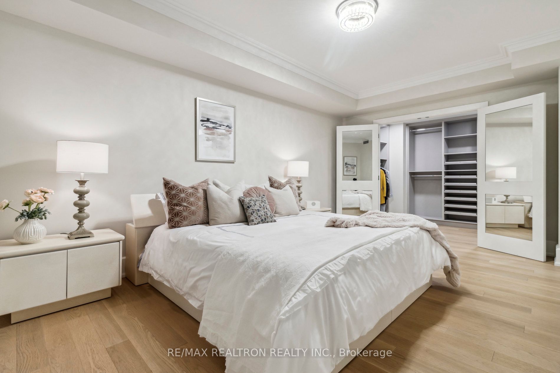 662 Sheppard Ave E, #609C