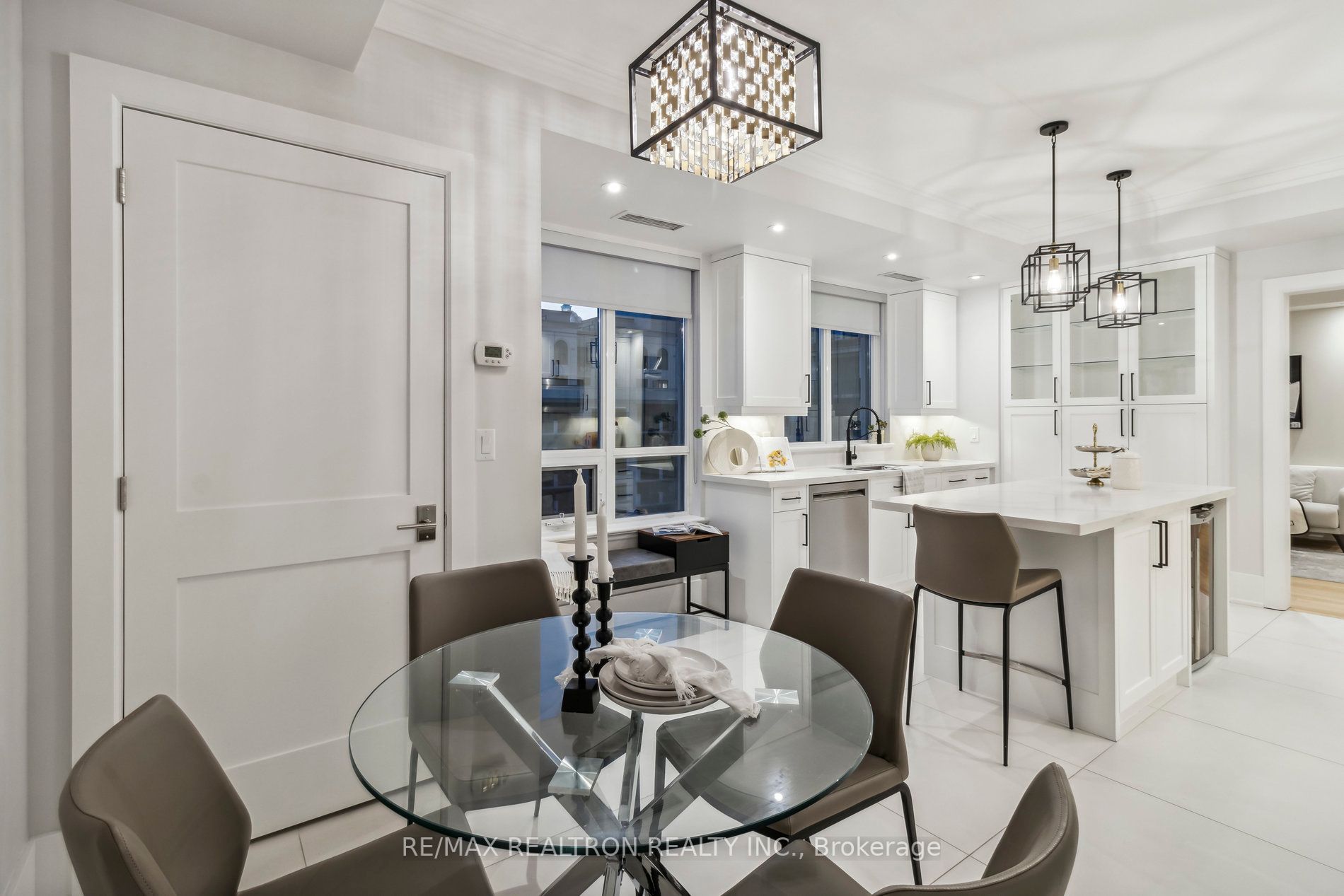 662 Sheppard Ave E, #609C