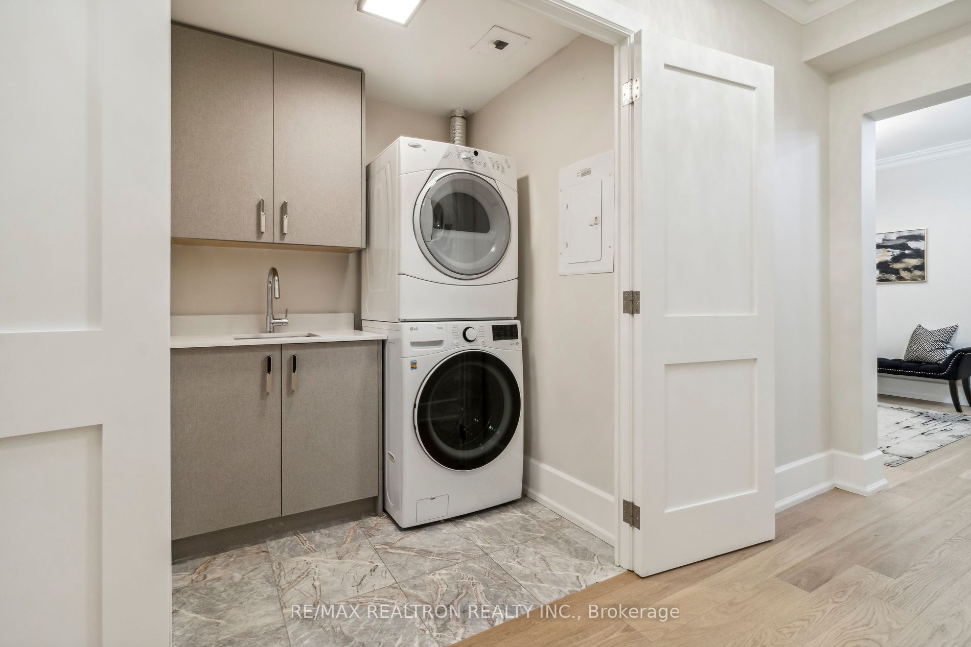 662 Sheppard Ave E, #609C