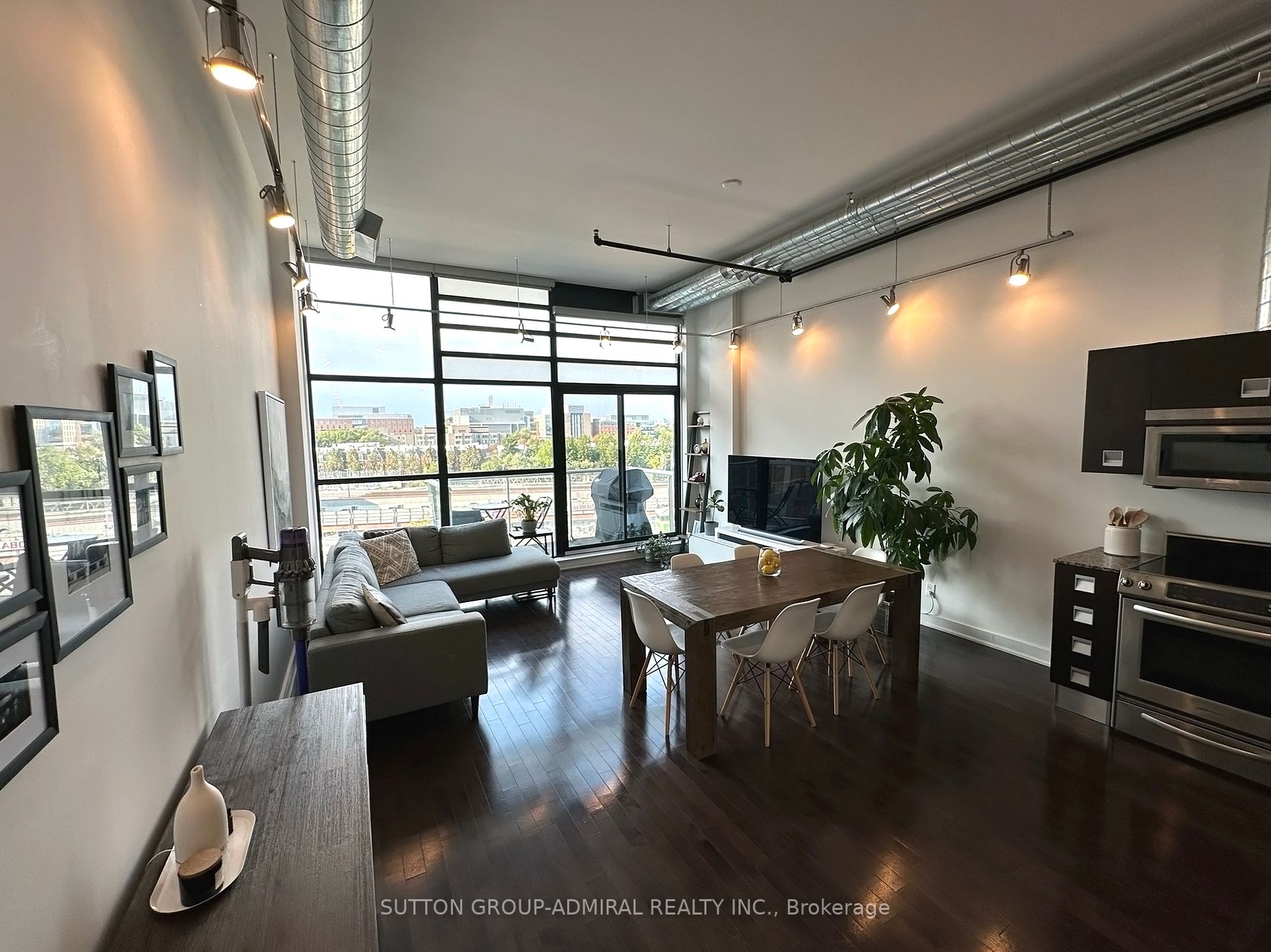 43 Hanna Ave, #503