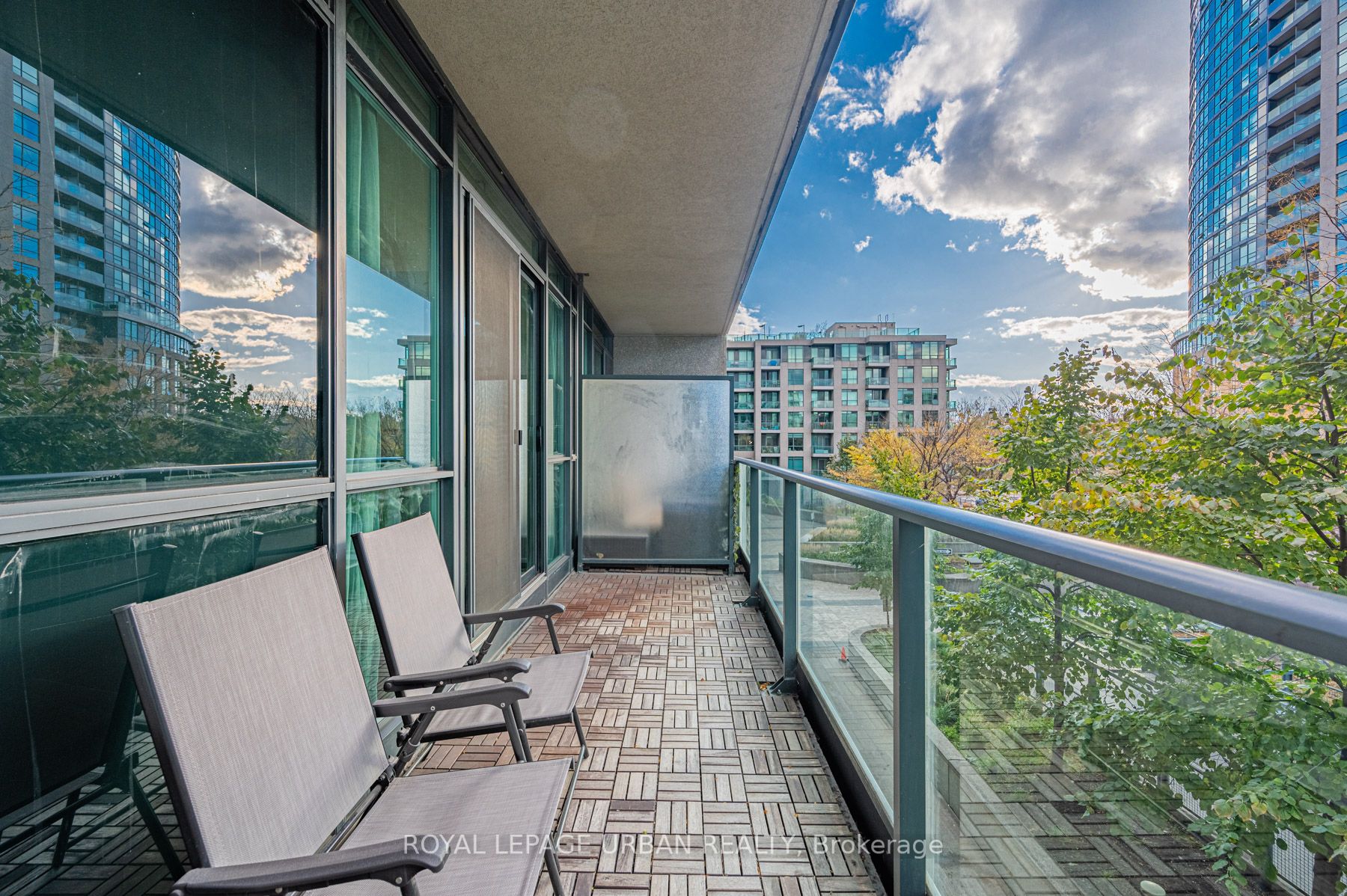 209 Fort York Blvd, #385