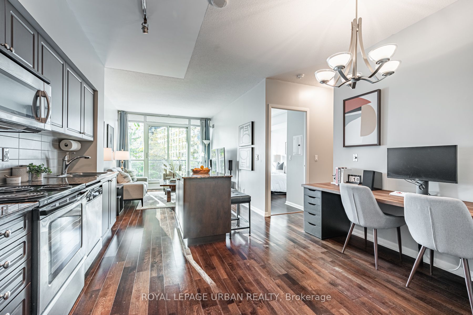 209 Fort York Blvd, #385
