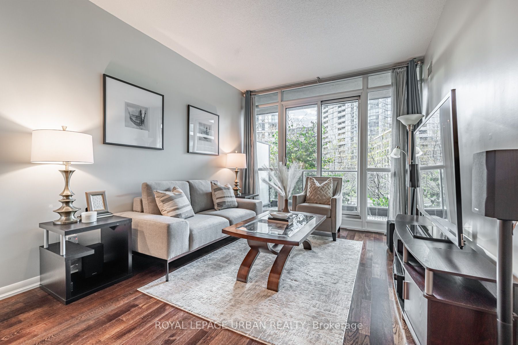209 Fort York Blvd, #385