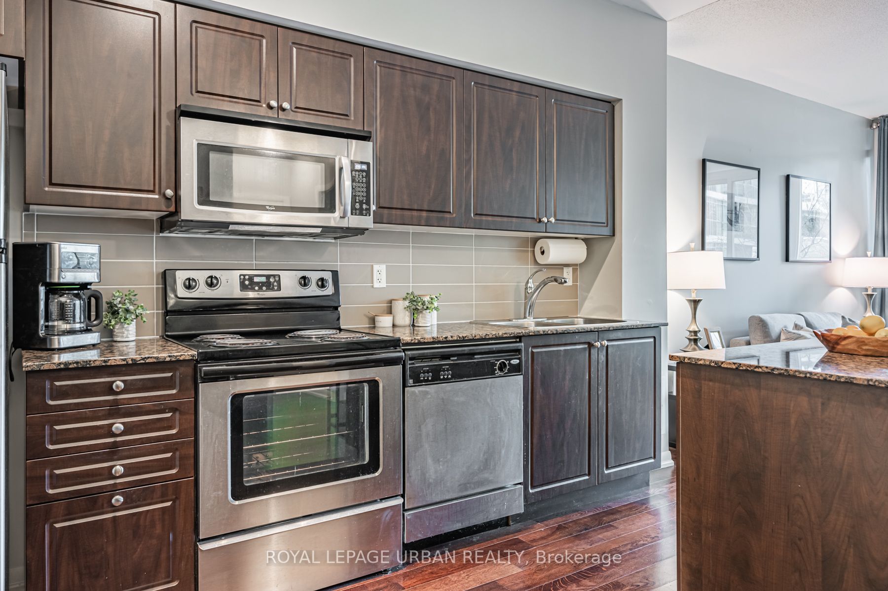 209 Fort York Blvd, #385