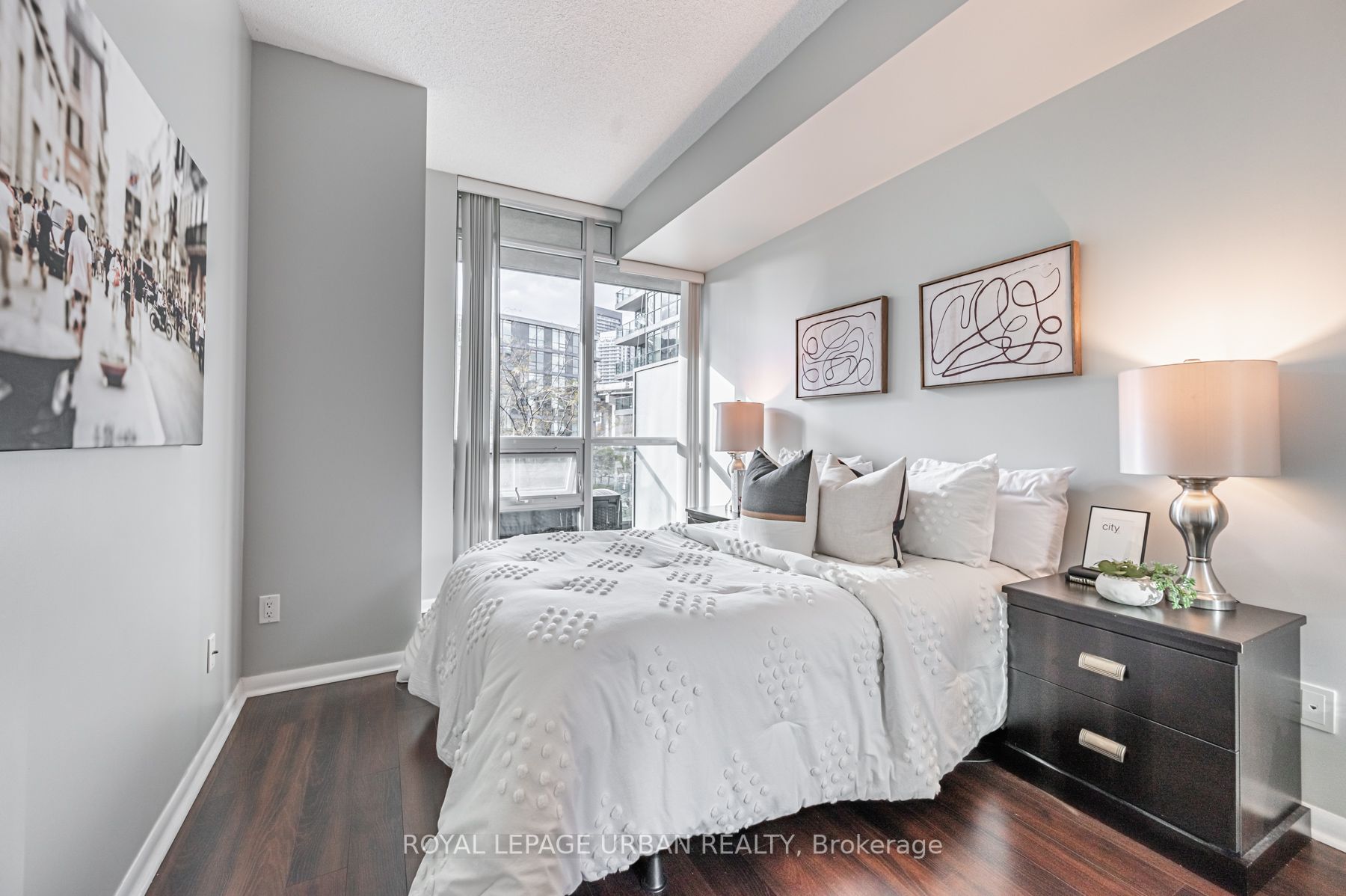 209 Fort York Blvd, #385