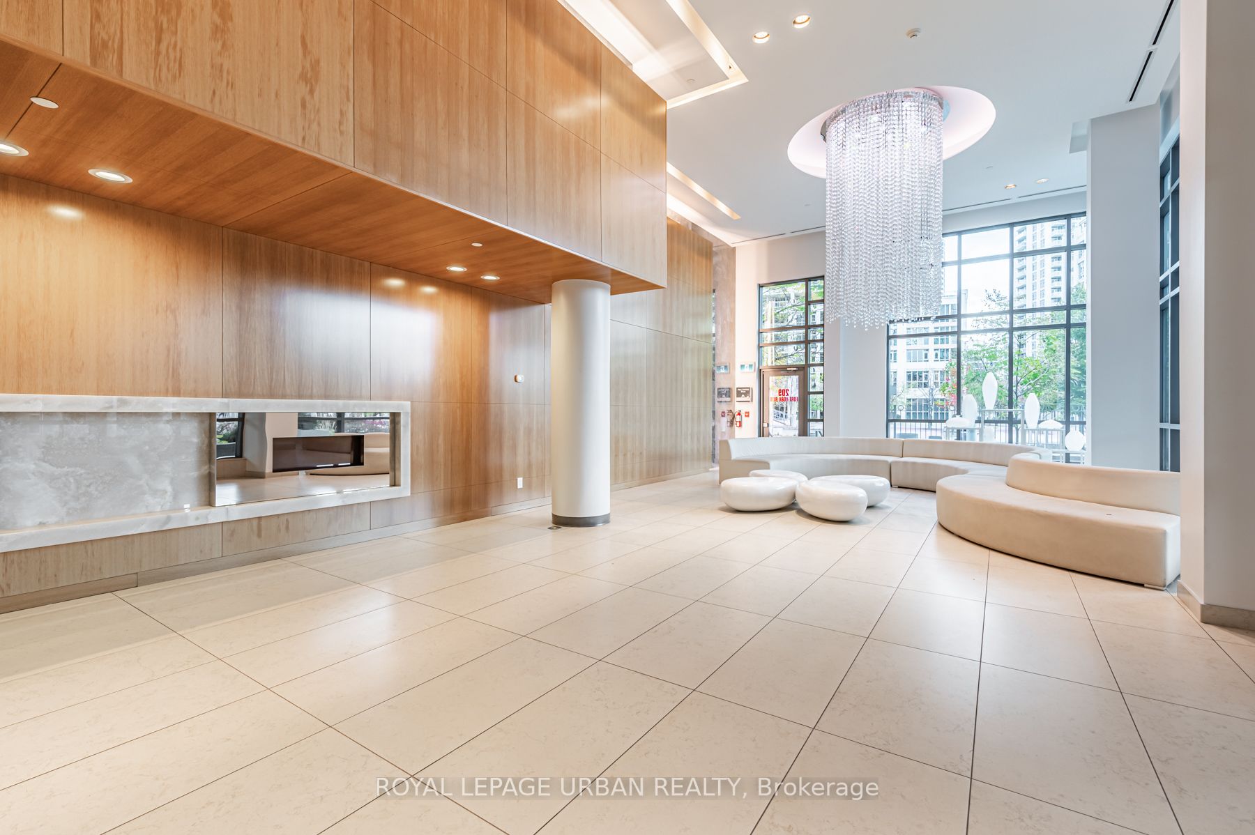 209 Fort York Blvd, #385